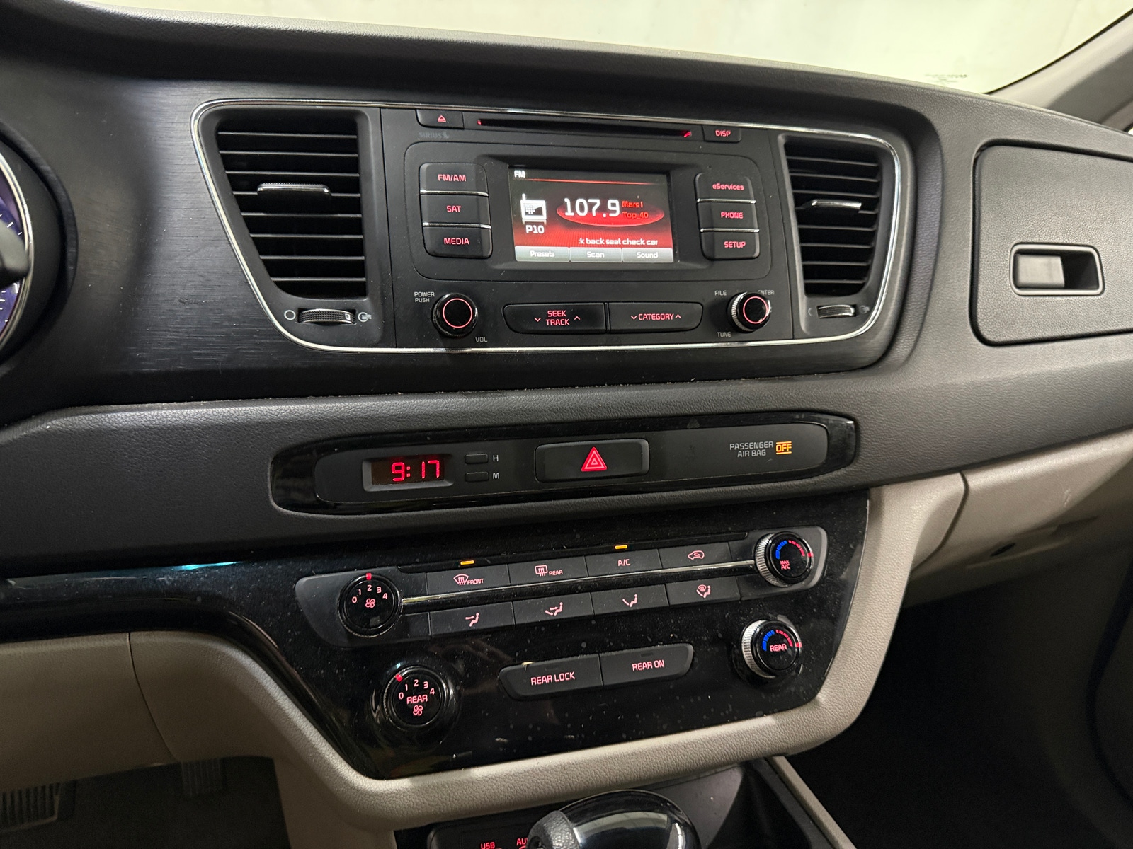 Thumbnail: 2016 Kia Sedona - 4