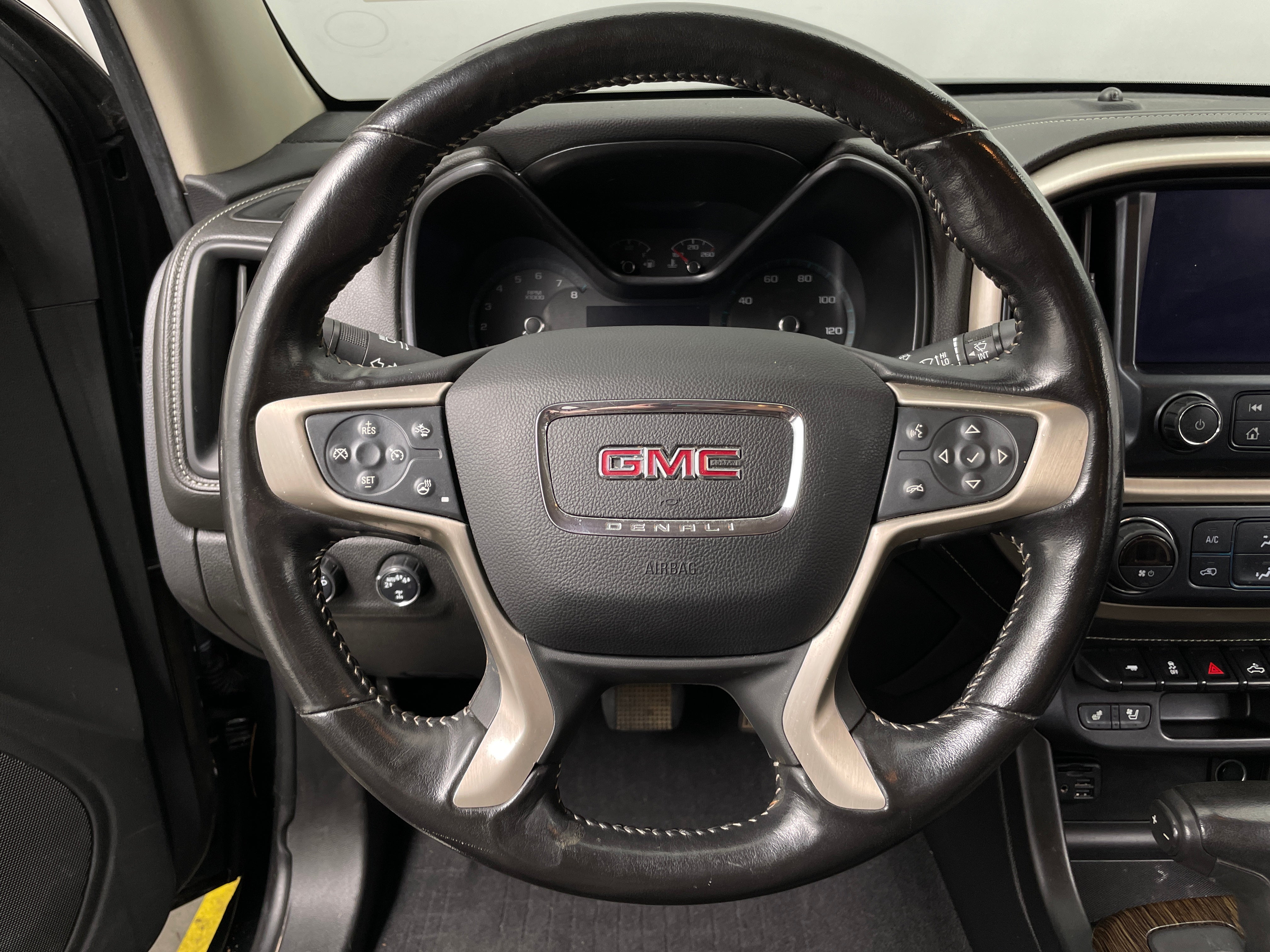 Used 2019 GMC Canyon Denali with VIN 1GTG6EEN3K1355255 for sale in Eagan, Minnesota