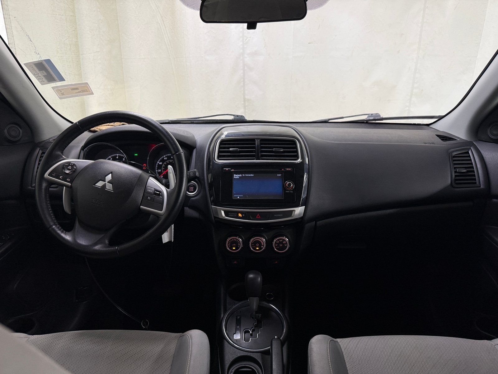 Thumbnail: 2015 Mitsubishi Outlander Sport - 3