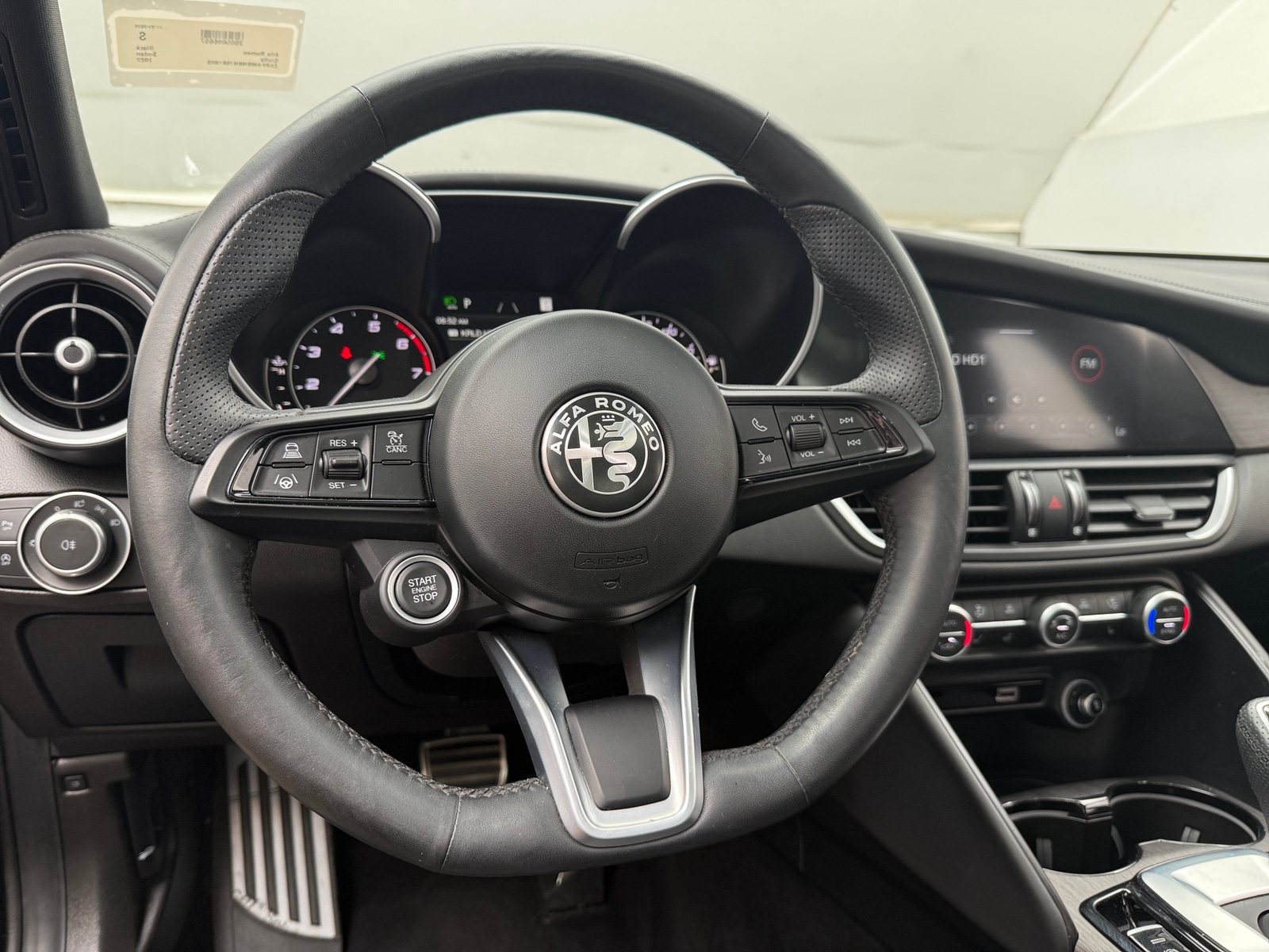 Thumbnail: 2022 Alfa Romeo Giulia - 4