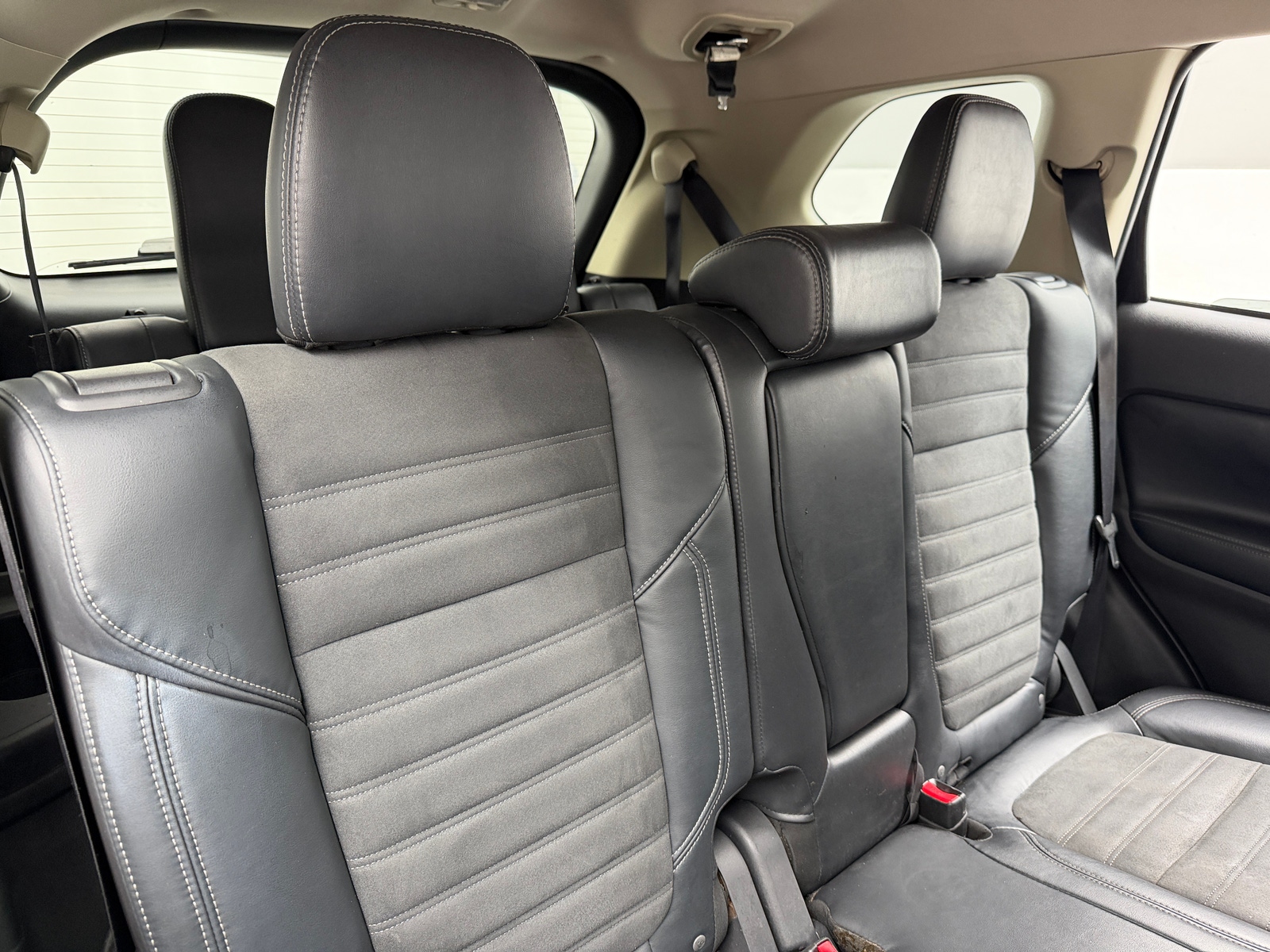 Thumbnail: 2020 Mitsubishi Outlander - 6