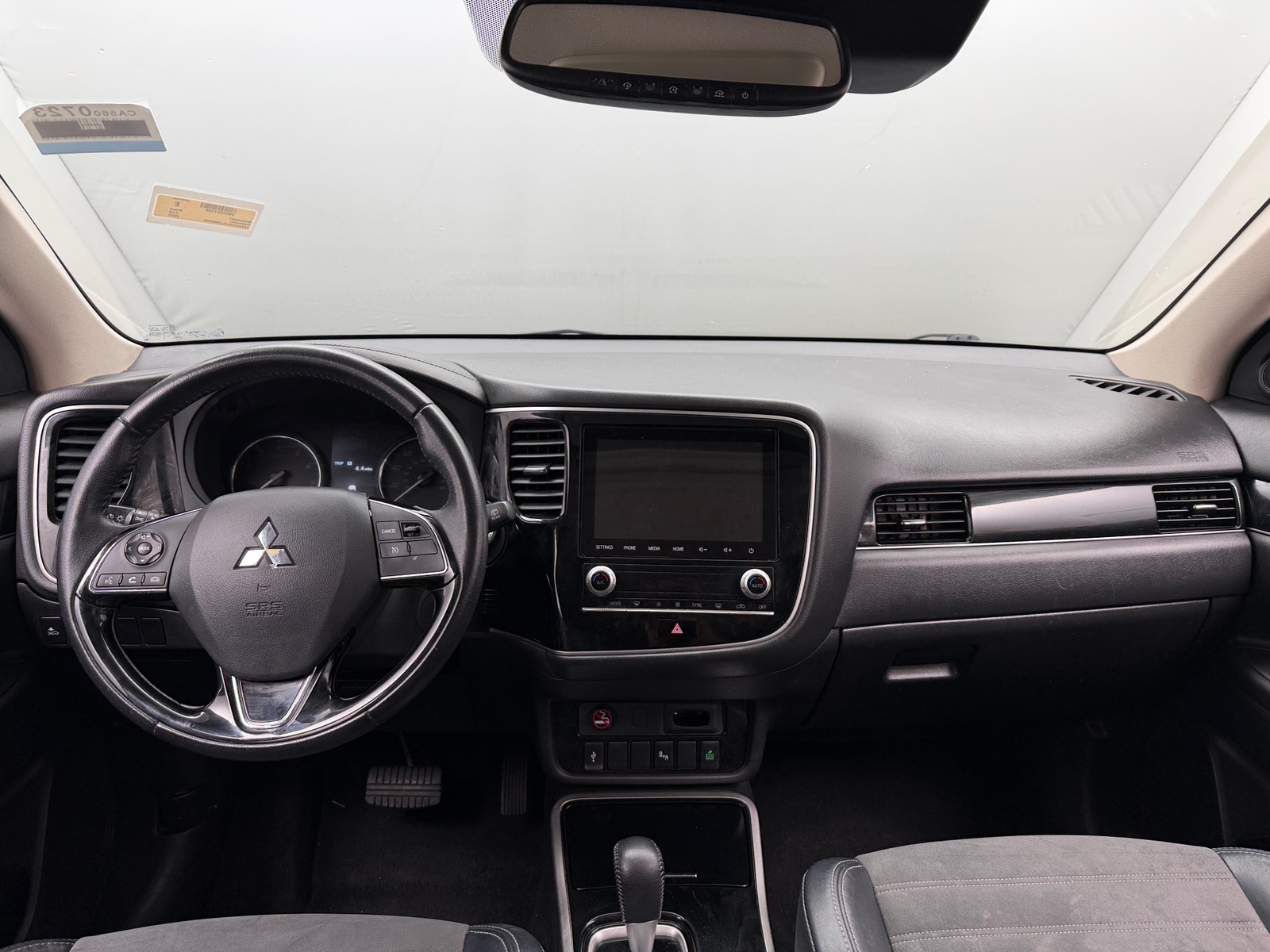 Thumbnail: 2020 Mitsubishi Outlander - 3