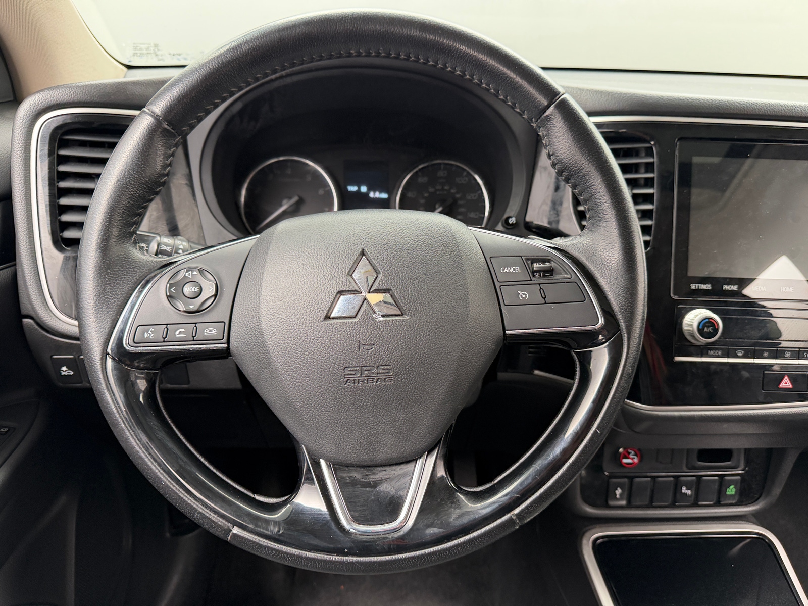 Thumbnail: 2020 Mitsubishi Outlander - 5