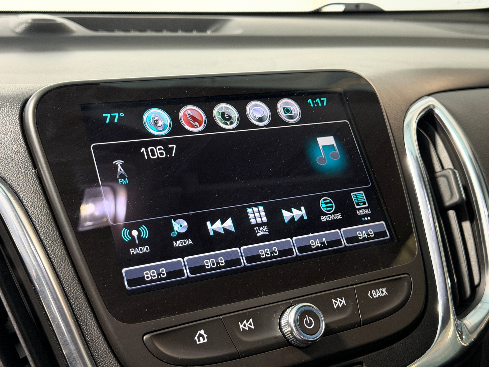 Thumbnail: 2018 Chevrolet Equinox - 3