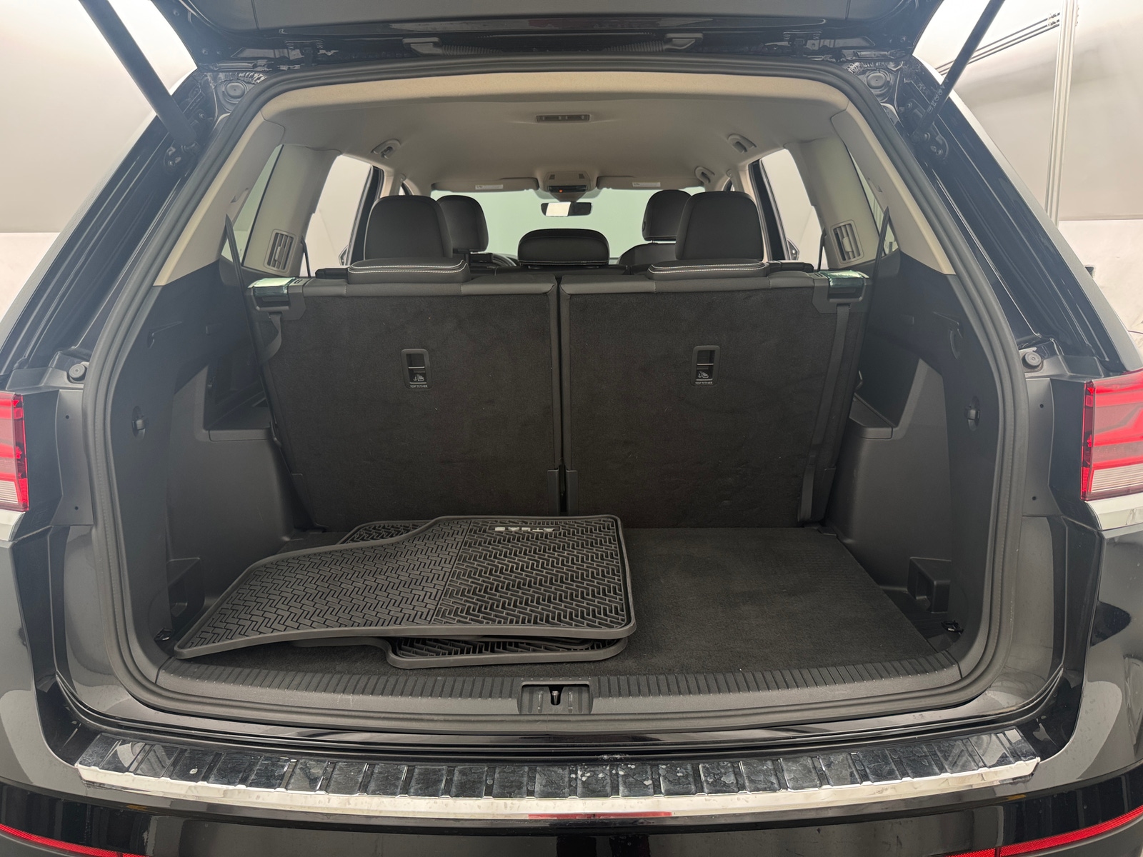 Thumbnail: 2025 Volkswagen Atlas - 6