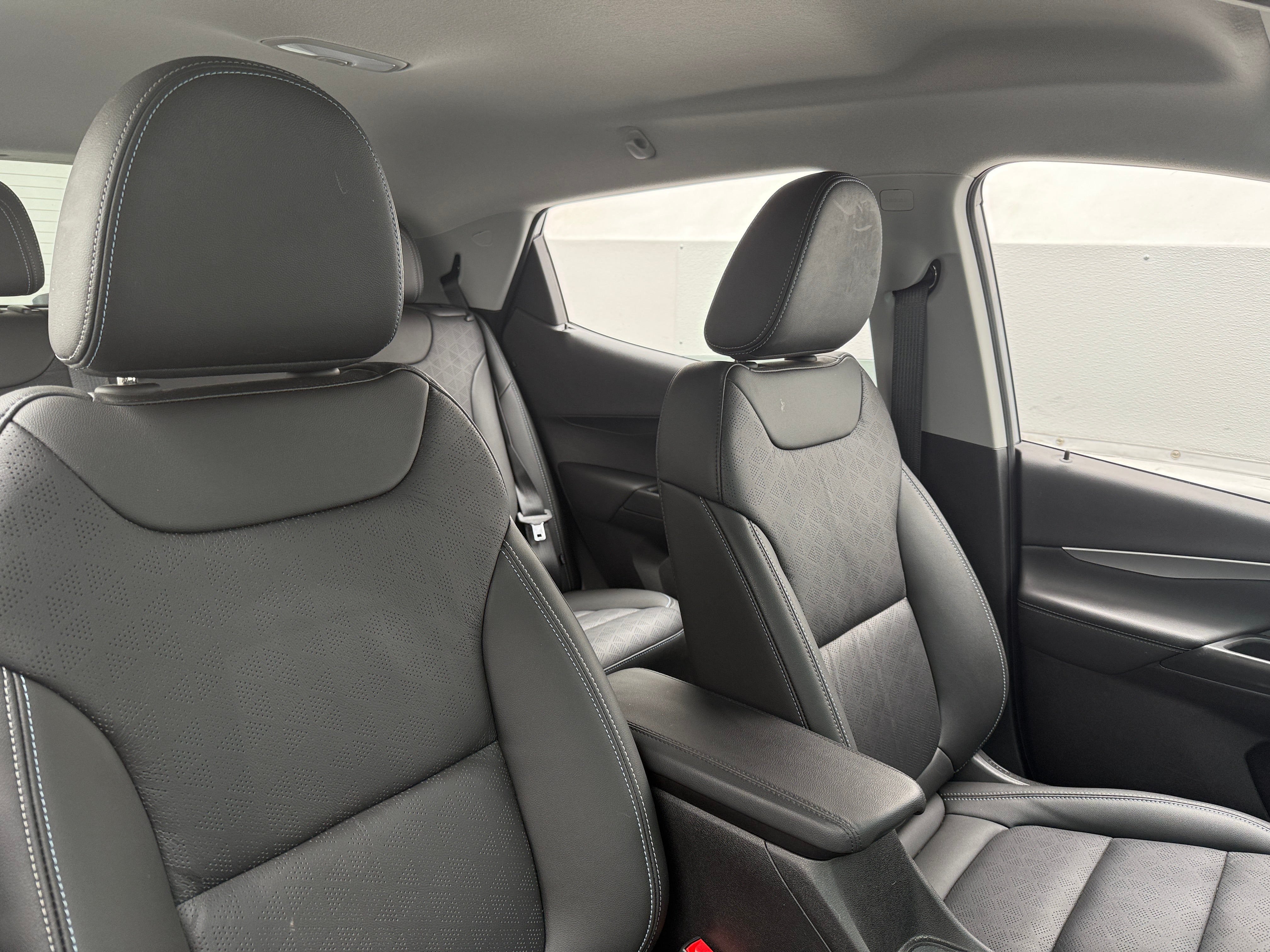 Used 2023 Chevrolet Bolt EV 2LT with VIN 1G1FX6S04P4202308 for sale in Pewaukee, WI