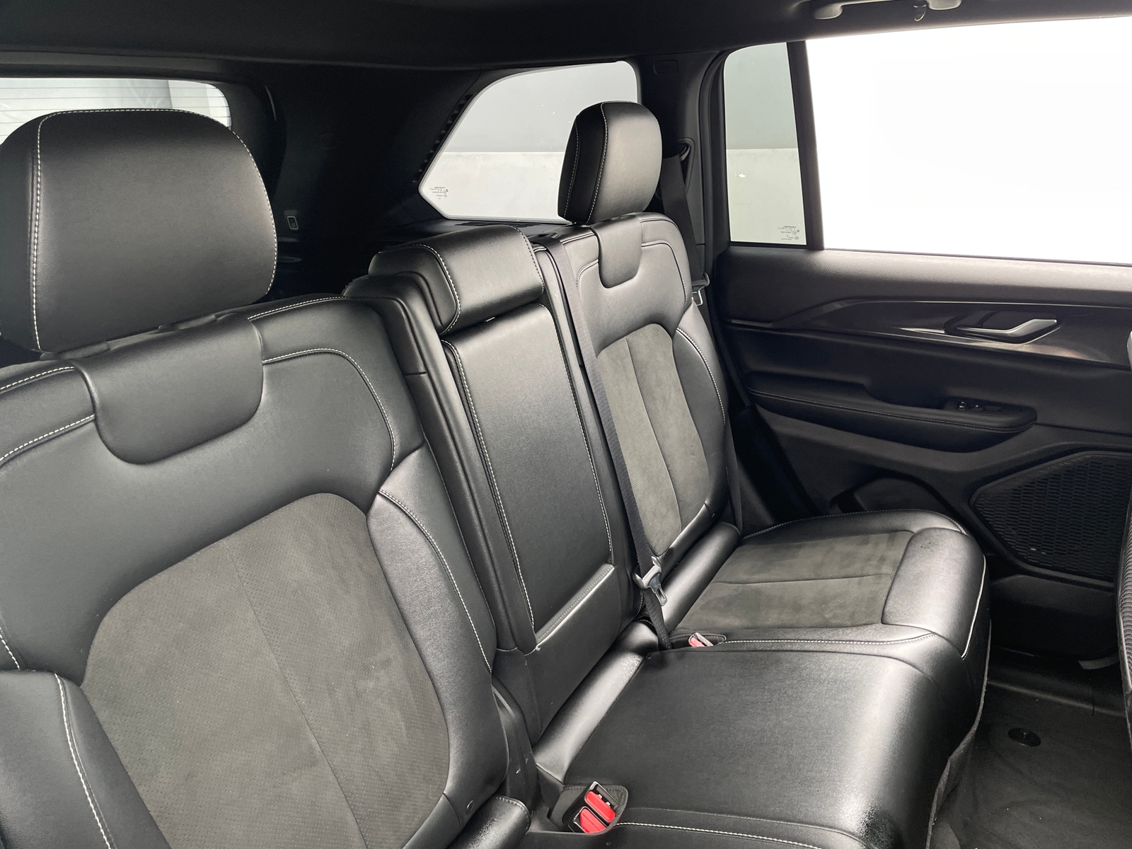 Thumbnail: 2023 Jeep Grand Cherokee - 5