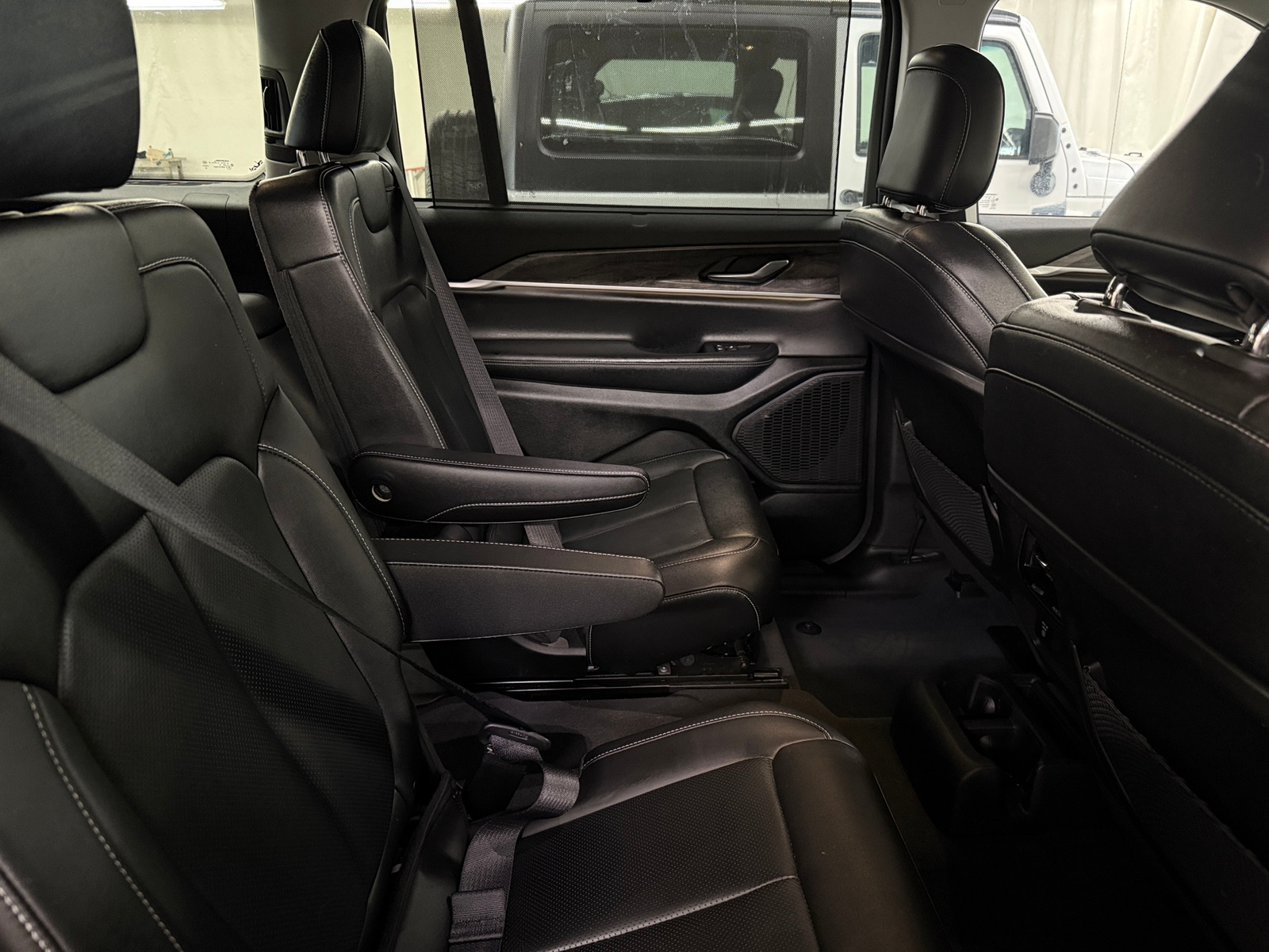 Thumbnail: 2023 Jeep Grand Cherokee L - 6