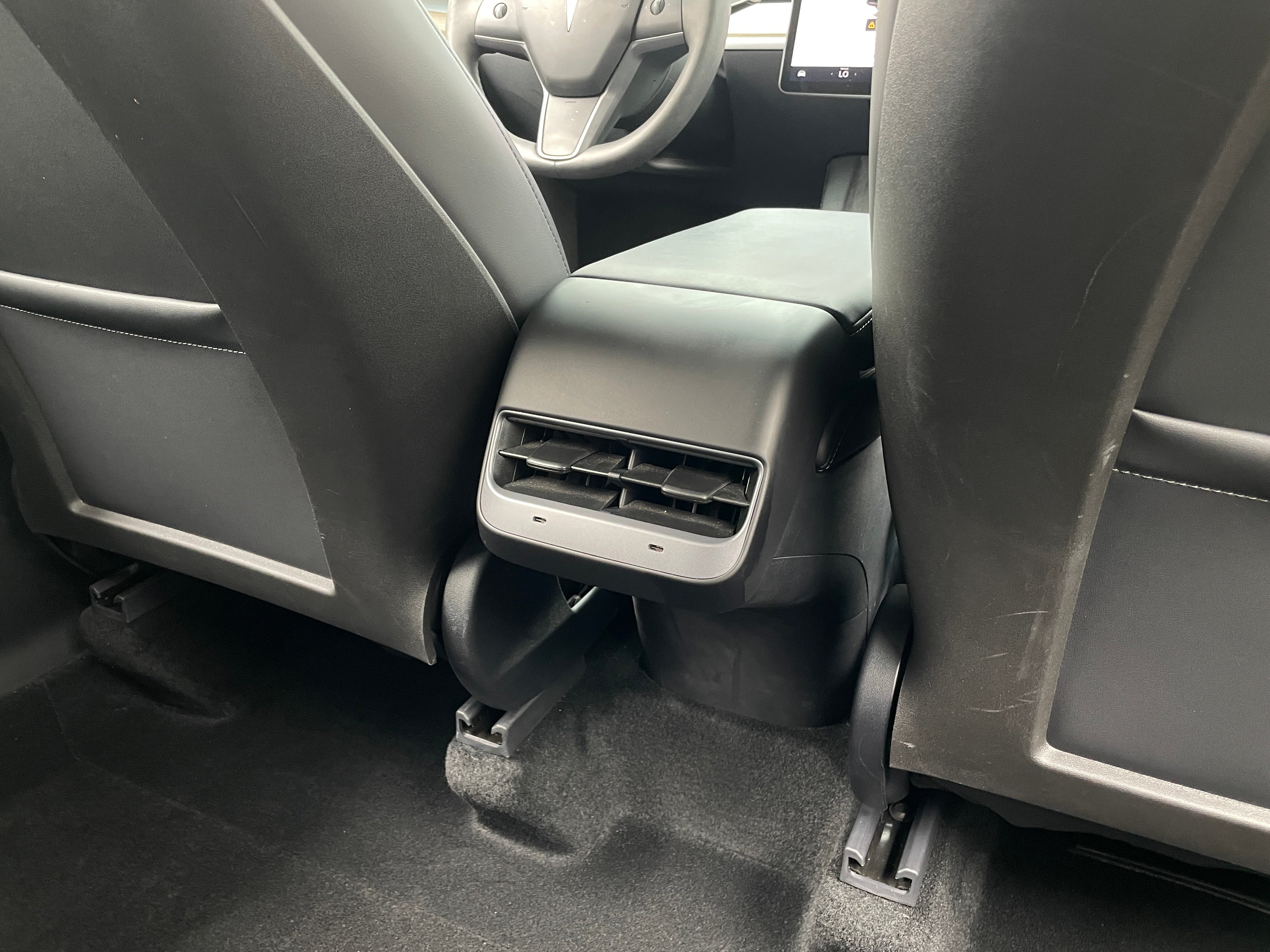 Used 2024 Tesla Model Y Long Range with VIN 7SAYGDEE0RF104970 for sale in Pewaukee, WI