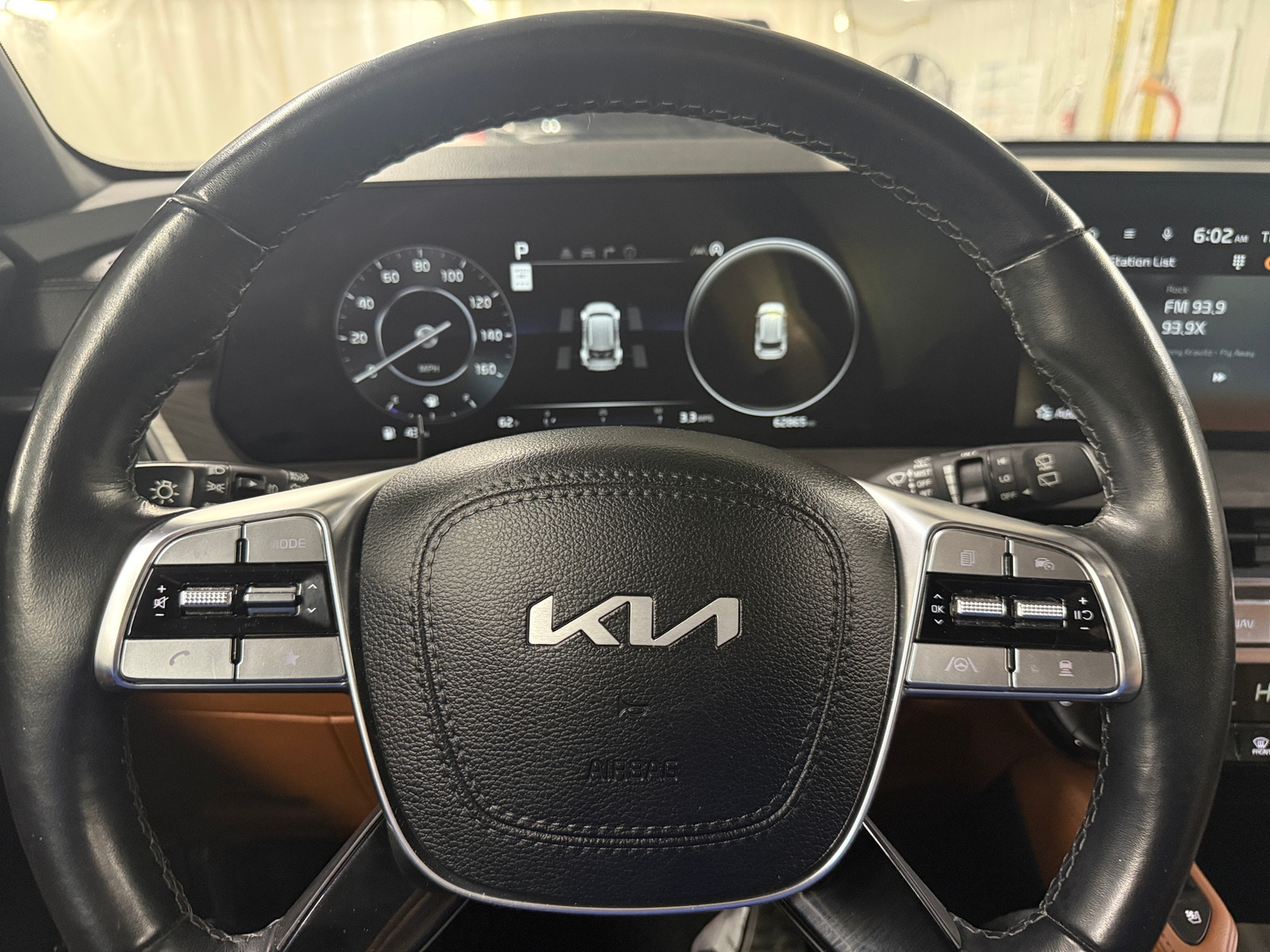 Thumbnail: 2023 Kia Telluride - 4