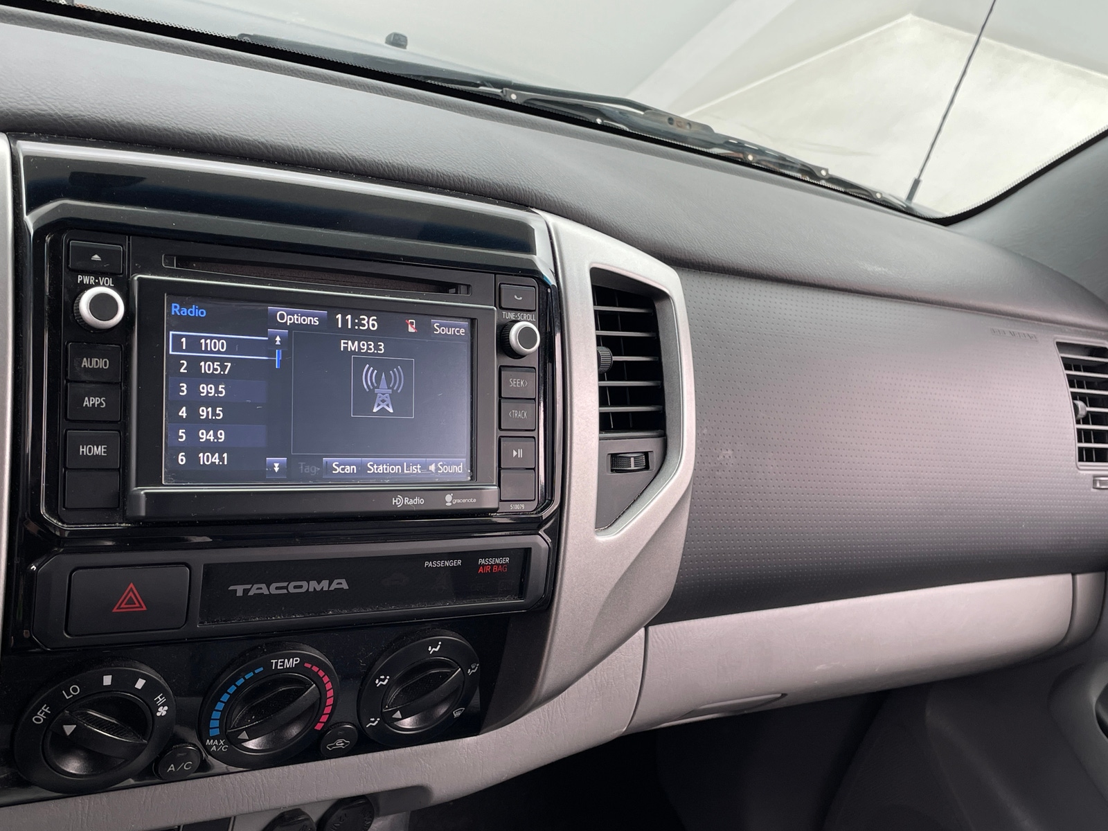 Thumbnail: 2015 Toyota Tacoma - 4
