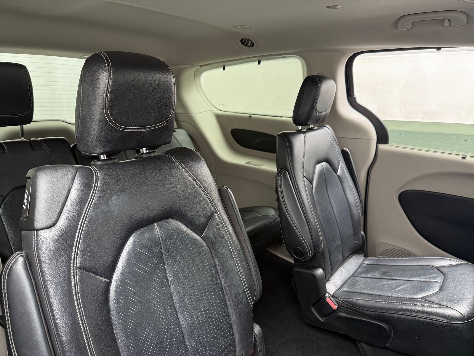 Thumbnail: 2022 Chrysler Pacifica - 5