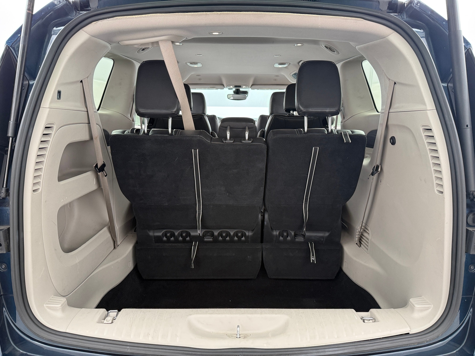 Thumbnail: 2022 Chrysler Pacifica - 6