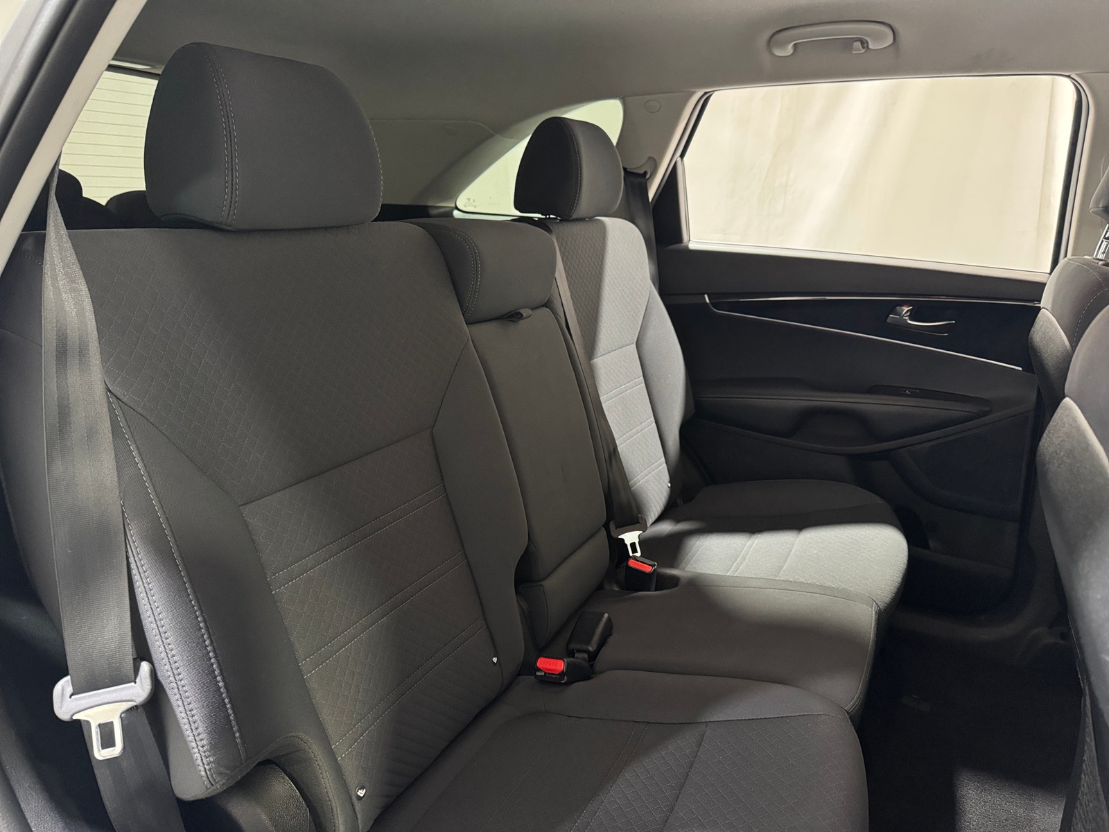 Thumbnail: 2017 Kia Sorento - 6