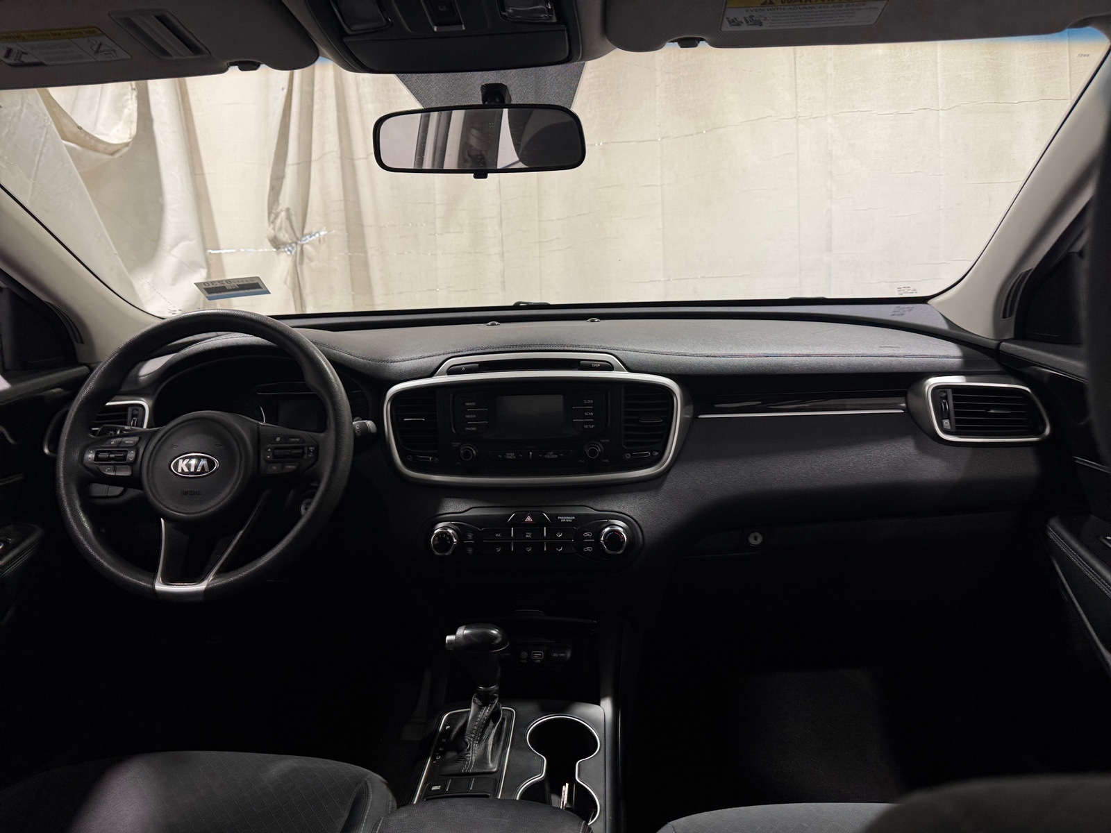 Thumbnail: 2017 Kia Sorento - 3