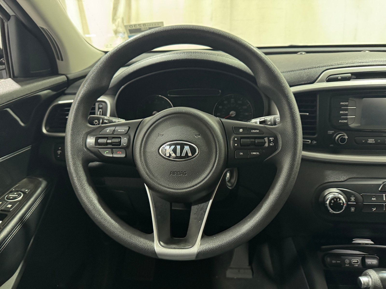 Thumbnail: 2017 Kia Sorento - 5