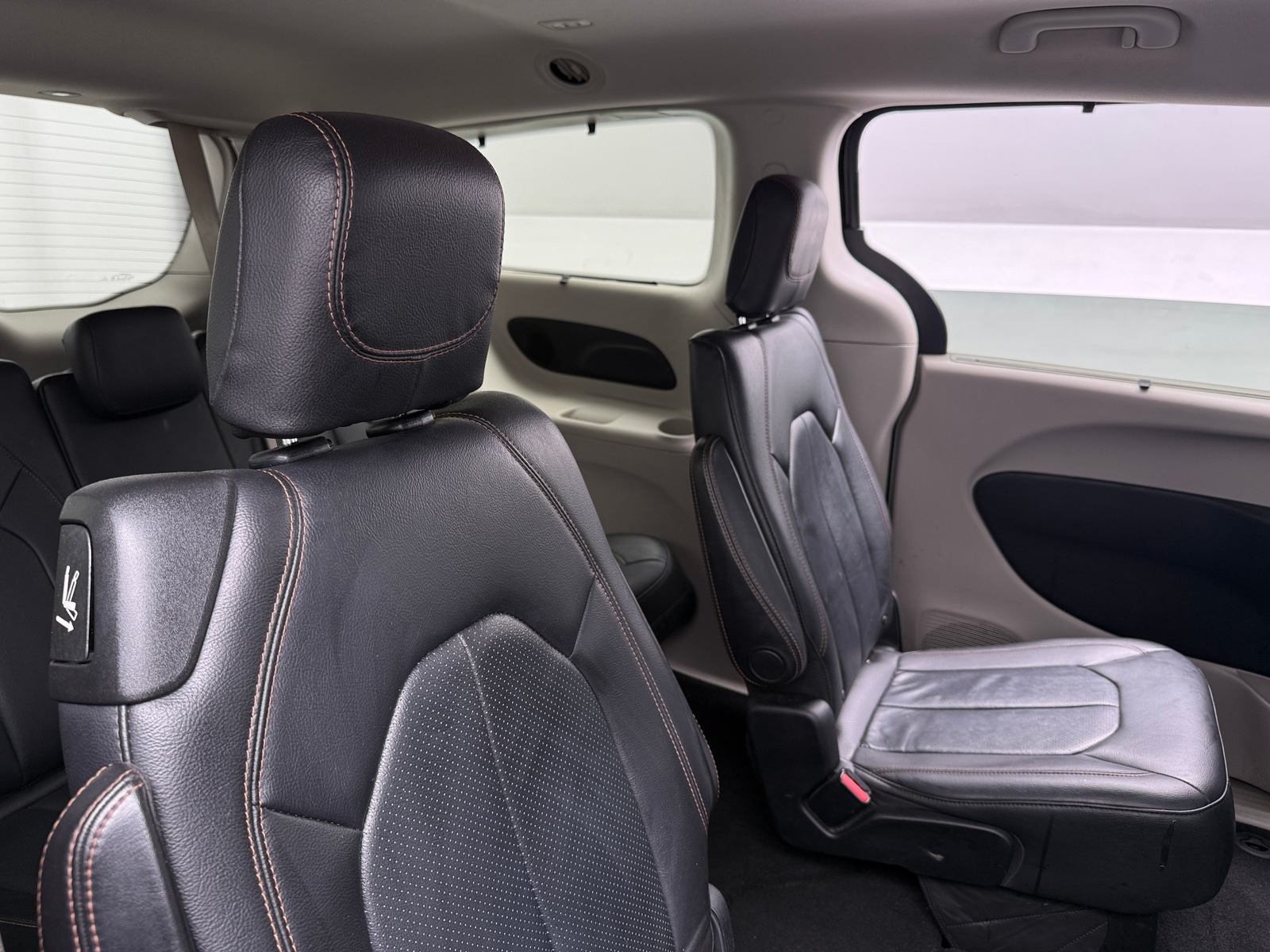 Thumbnail: 2018 Chrysler Pacifica - 5