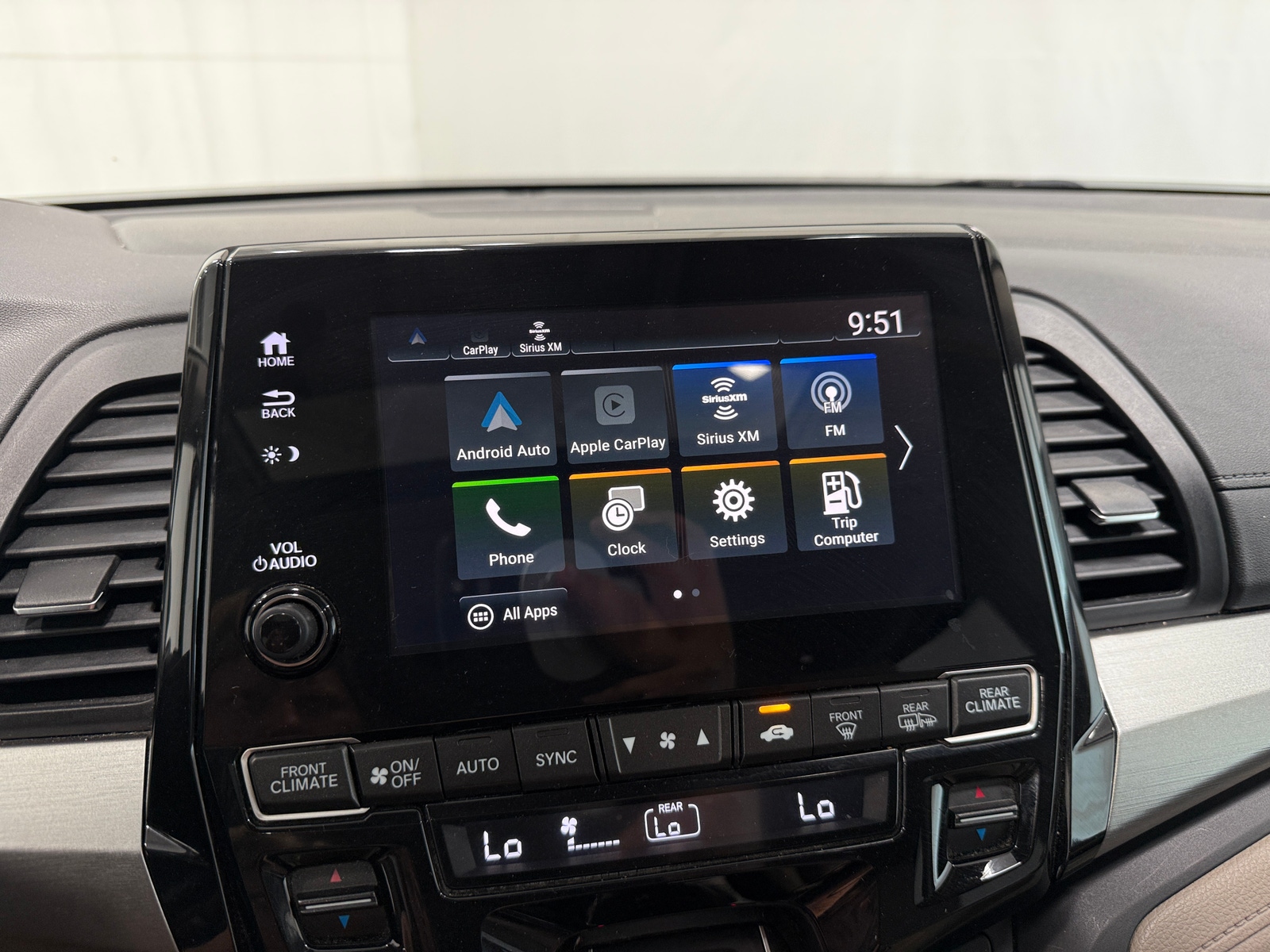 Thumbnail: 2018 Honda Odyssey - 3