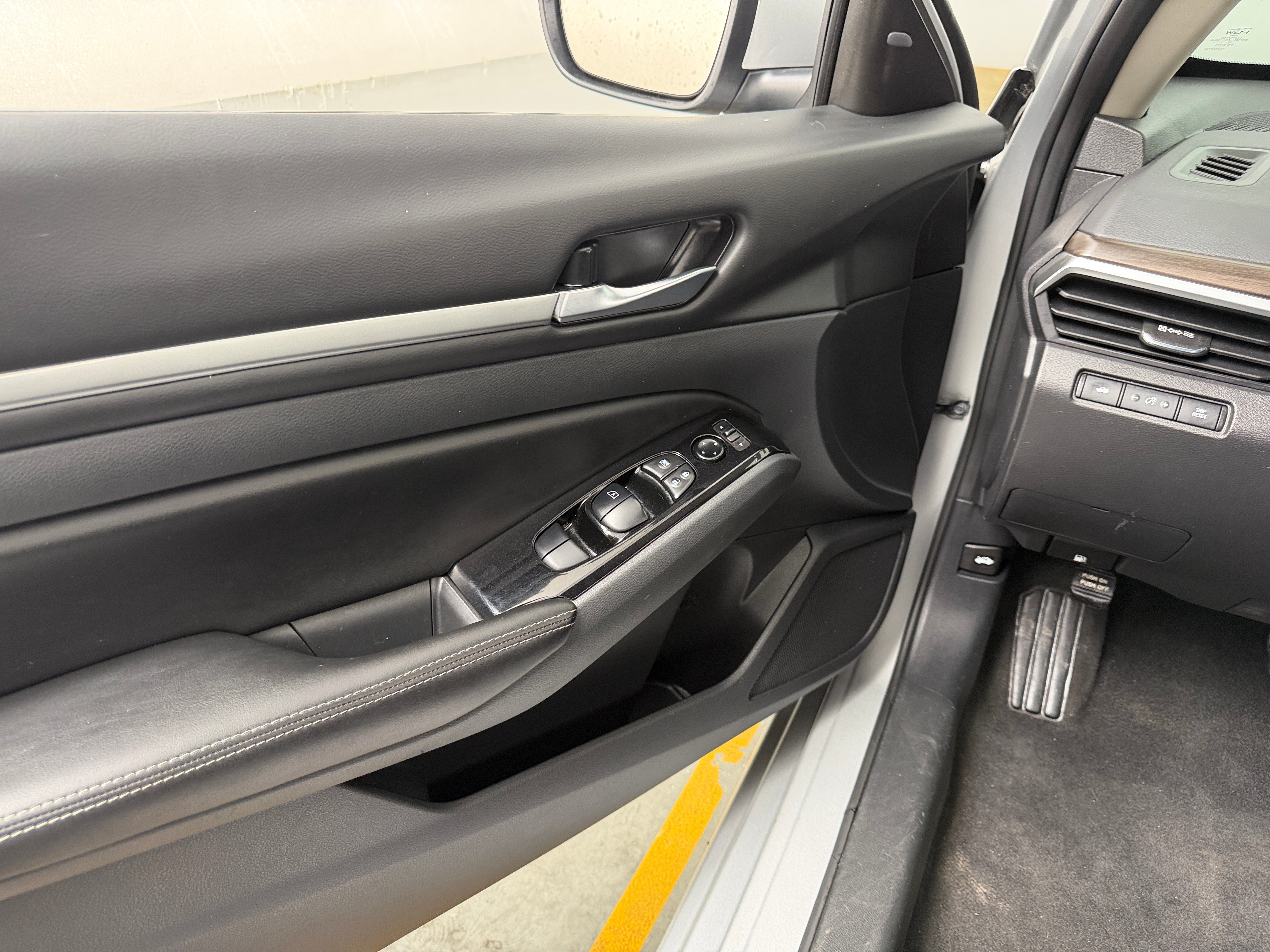 2023 Nissan Altima SV - Photo 9