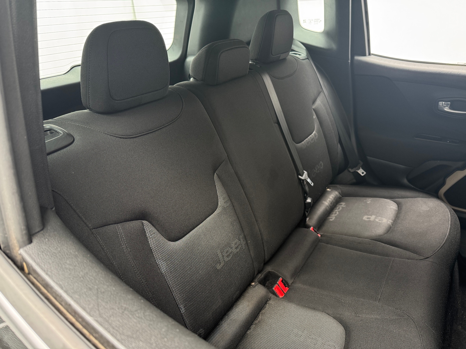 Thumbnail: 2016 Jeep Renegade - 6
