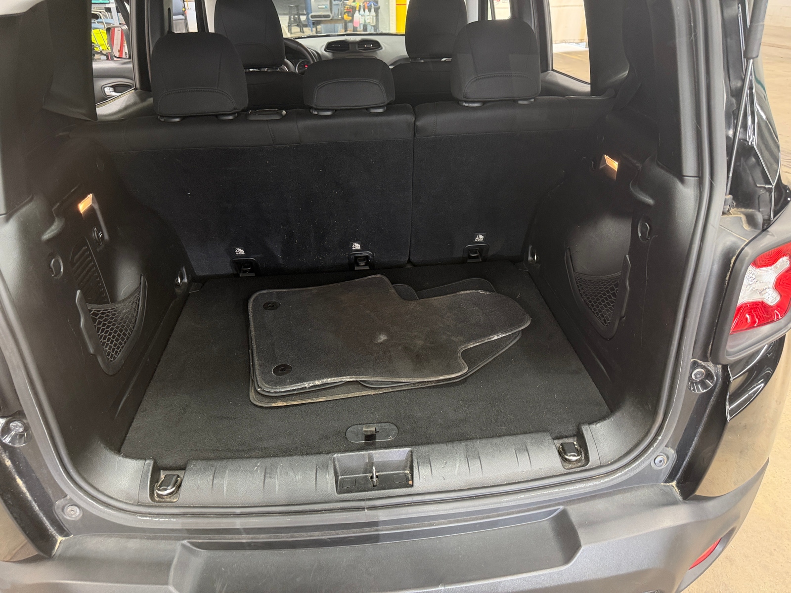 Thumbnail: 2016 Jeep Renegade - 7