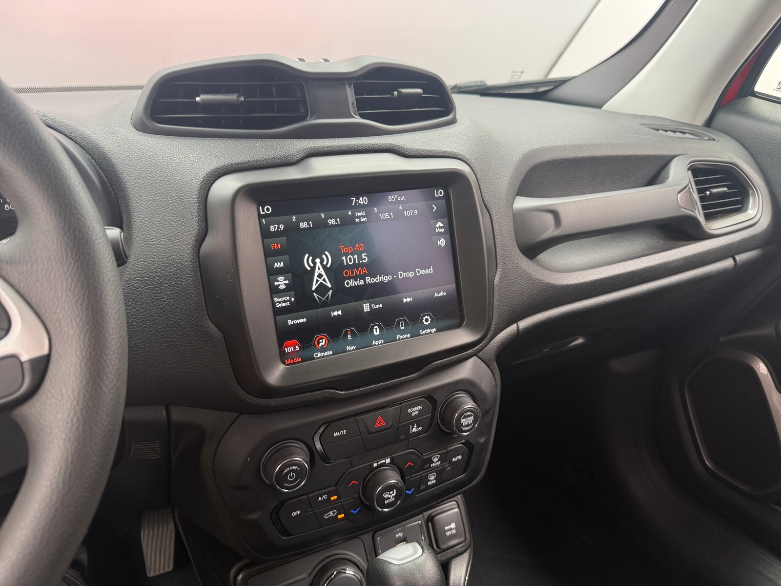 Thumbnail: 2023 Jeep Renegade - 4