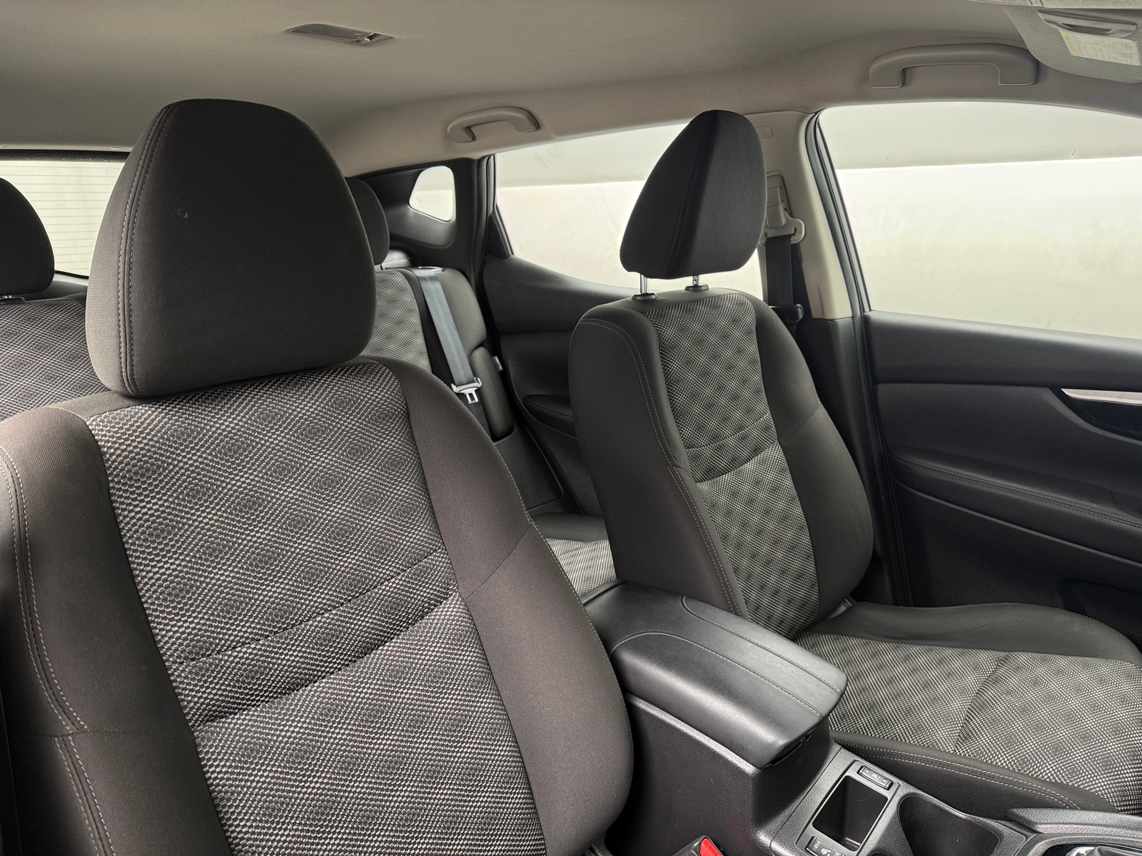 Thumbnail: 2021 Nissan Rogue Sport - 2
