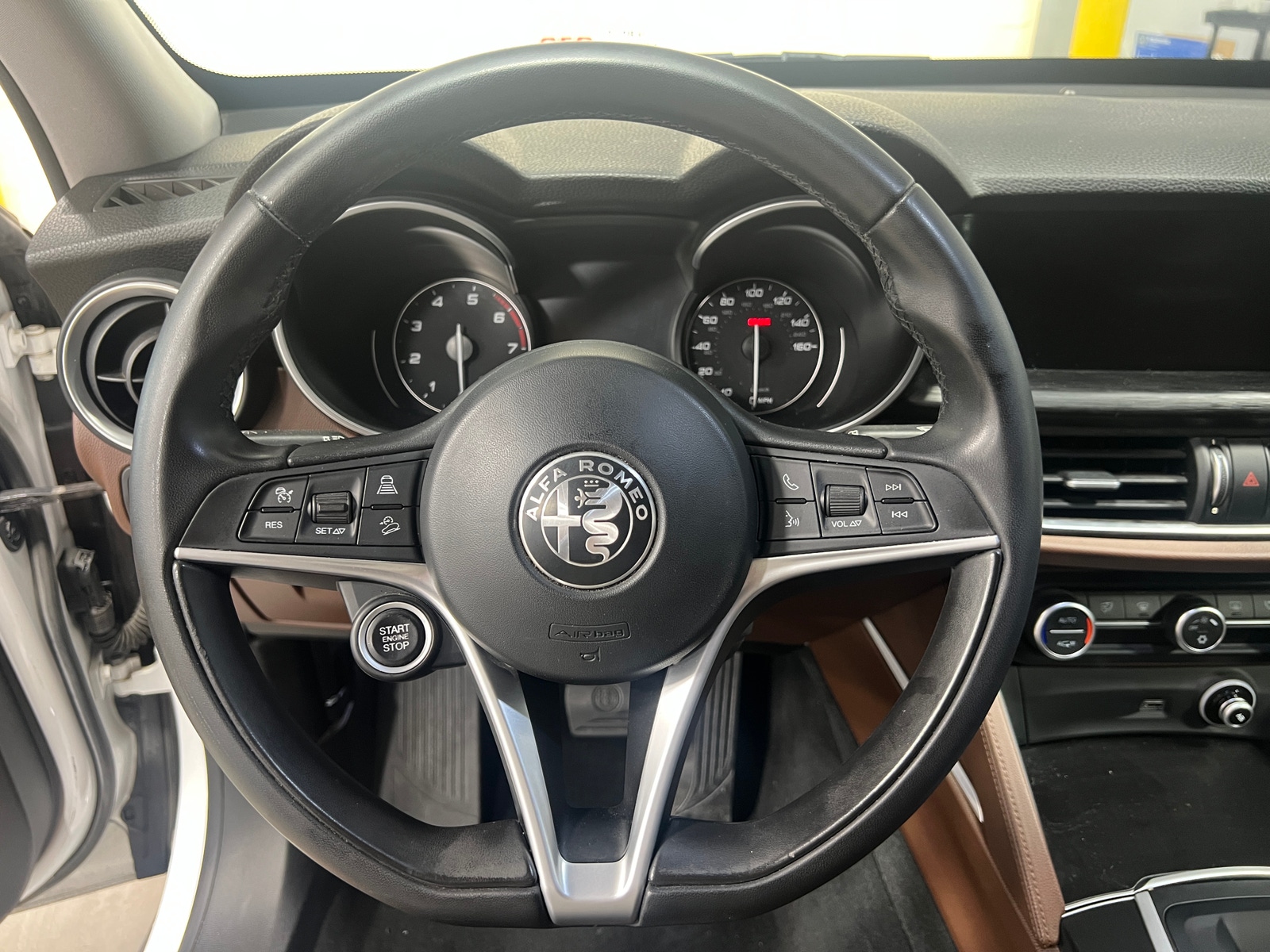 Thumbnail: 2018 Alfa Romeo Stelvio - 4