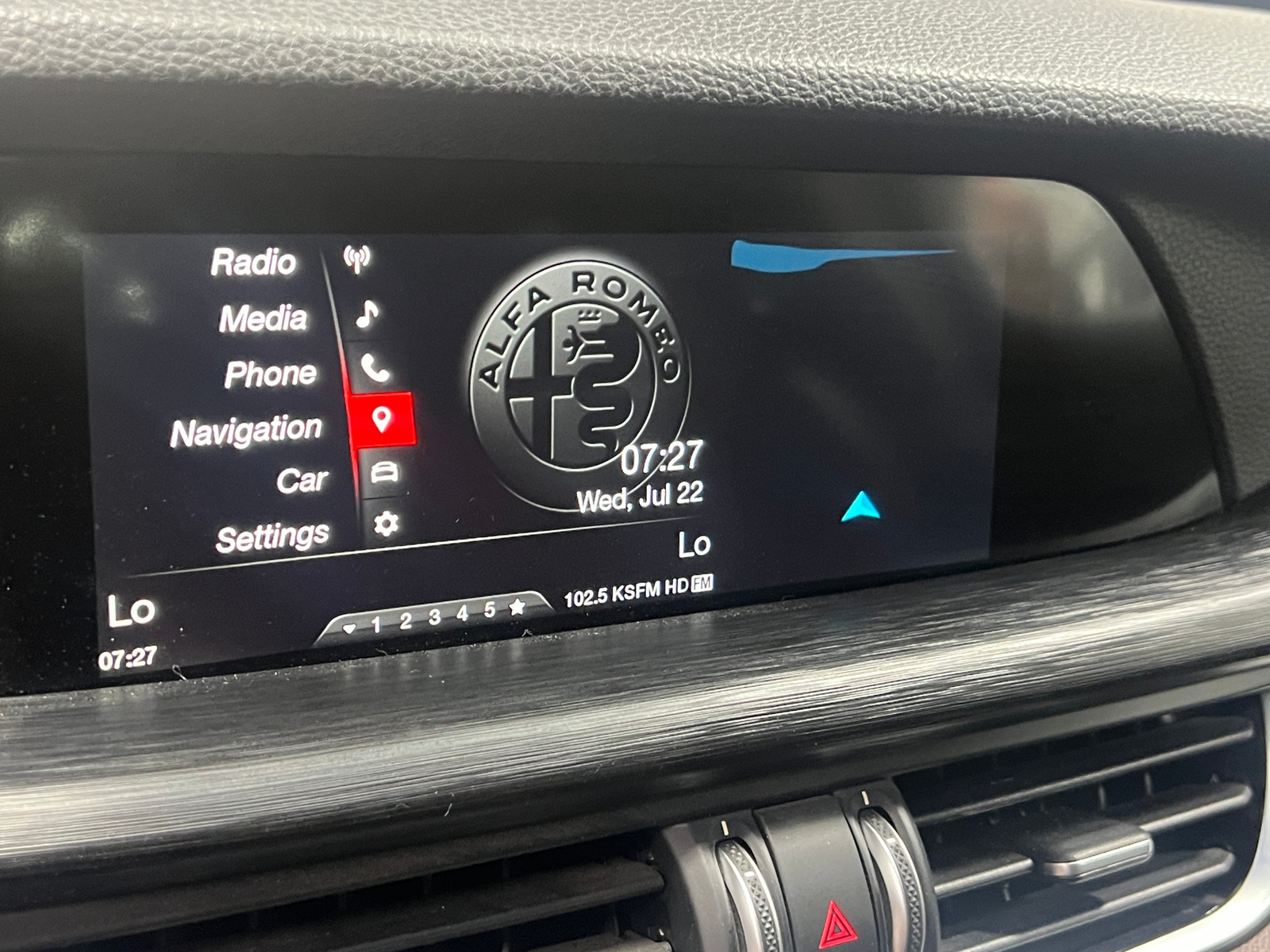 Thumbnail: 2018 Alfa Romeo Stelvio - 3