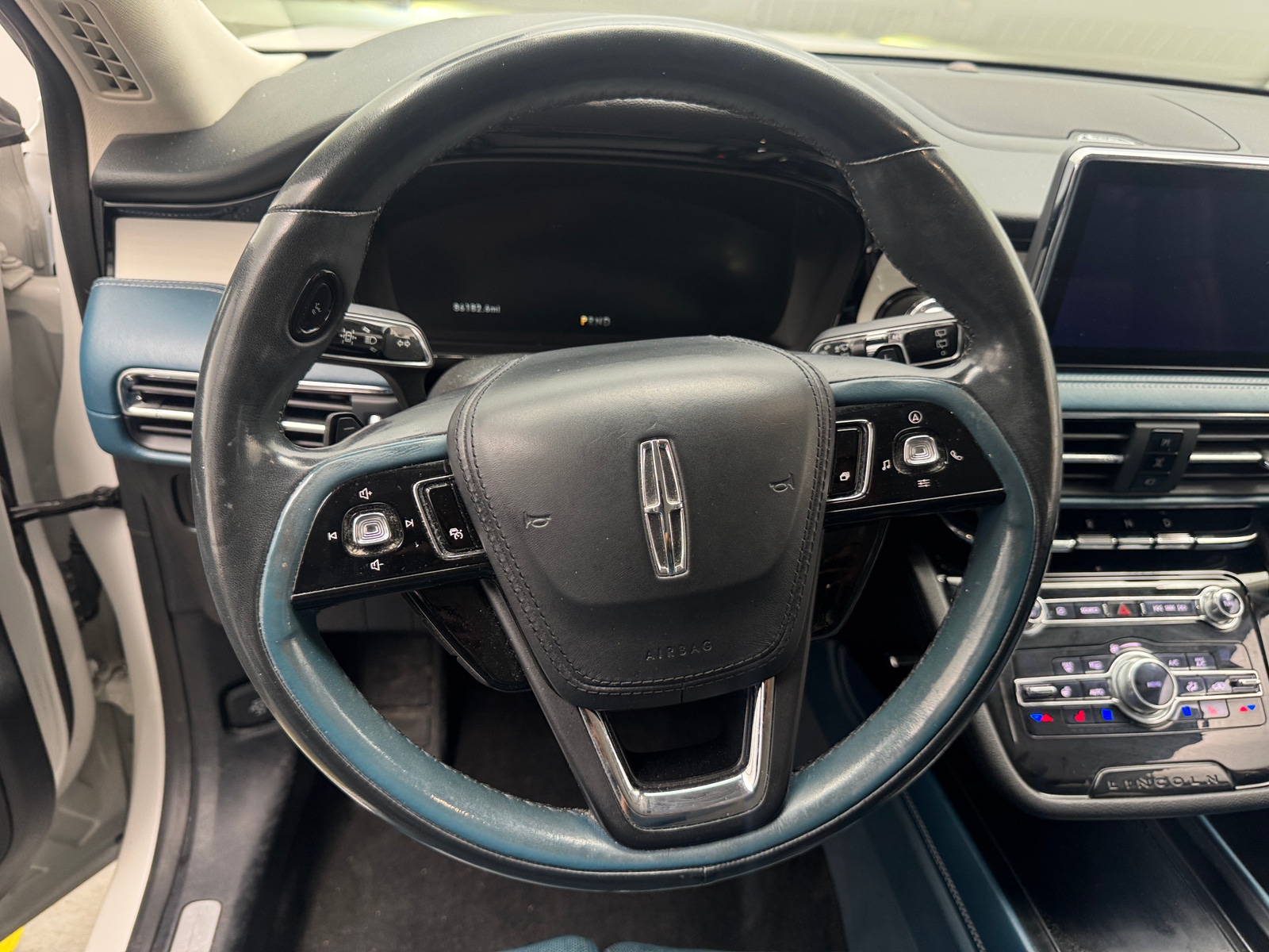 Thumbnail: 2020 Lincoln Corsair - 4
