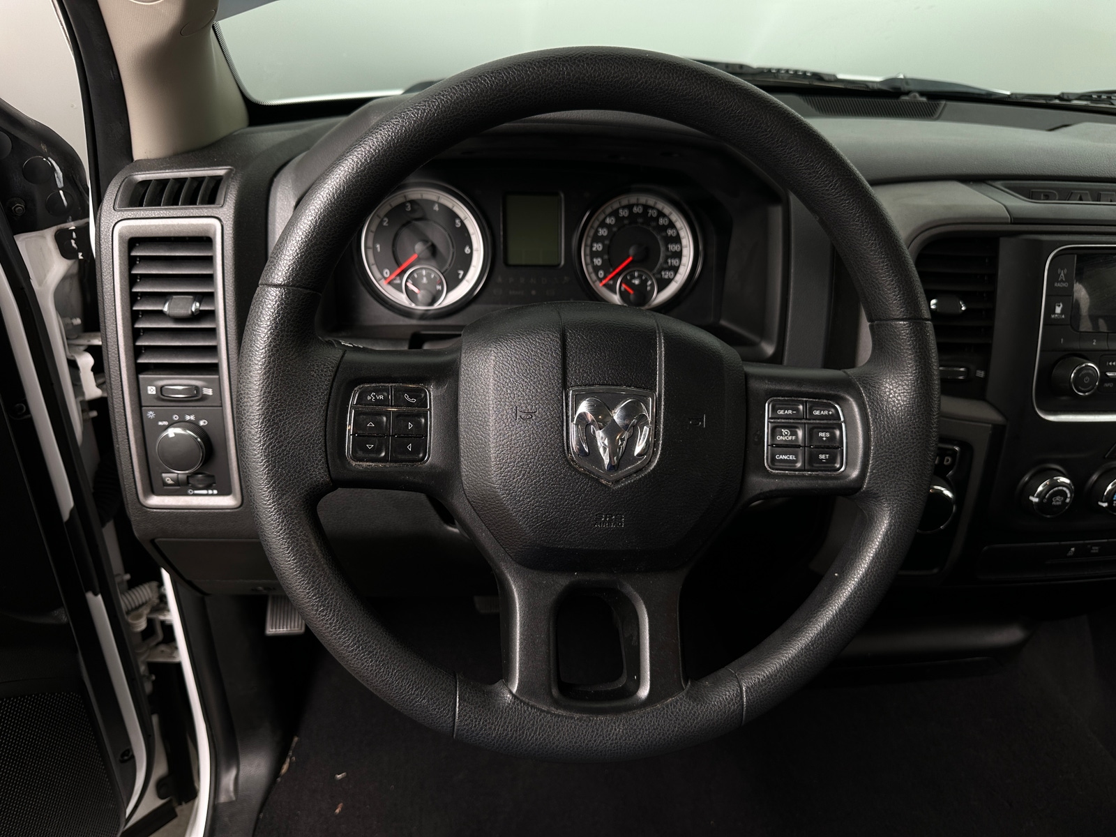 Thumbnail: 2020 RAM 1500 Classic - 5