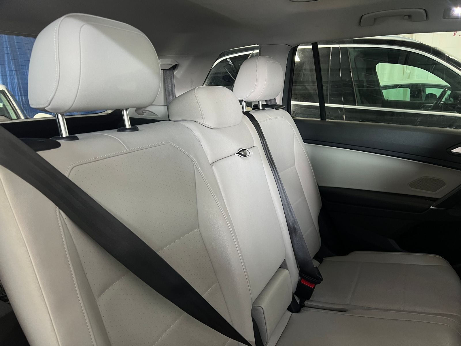 Thumbnail: 2020 Volkswagen Tiguan - 5