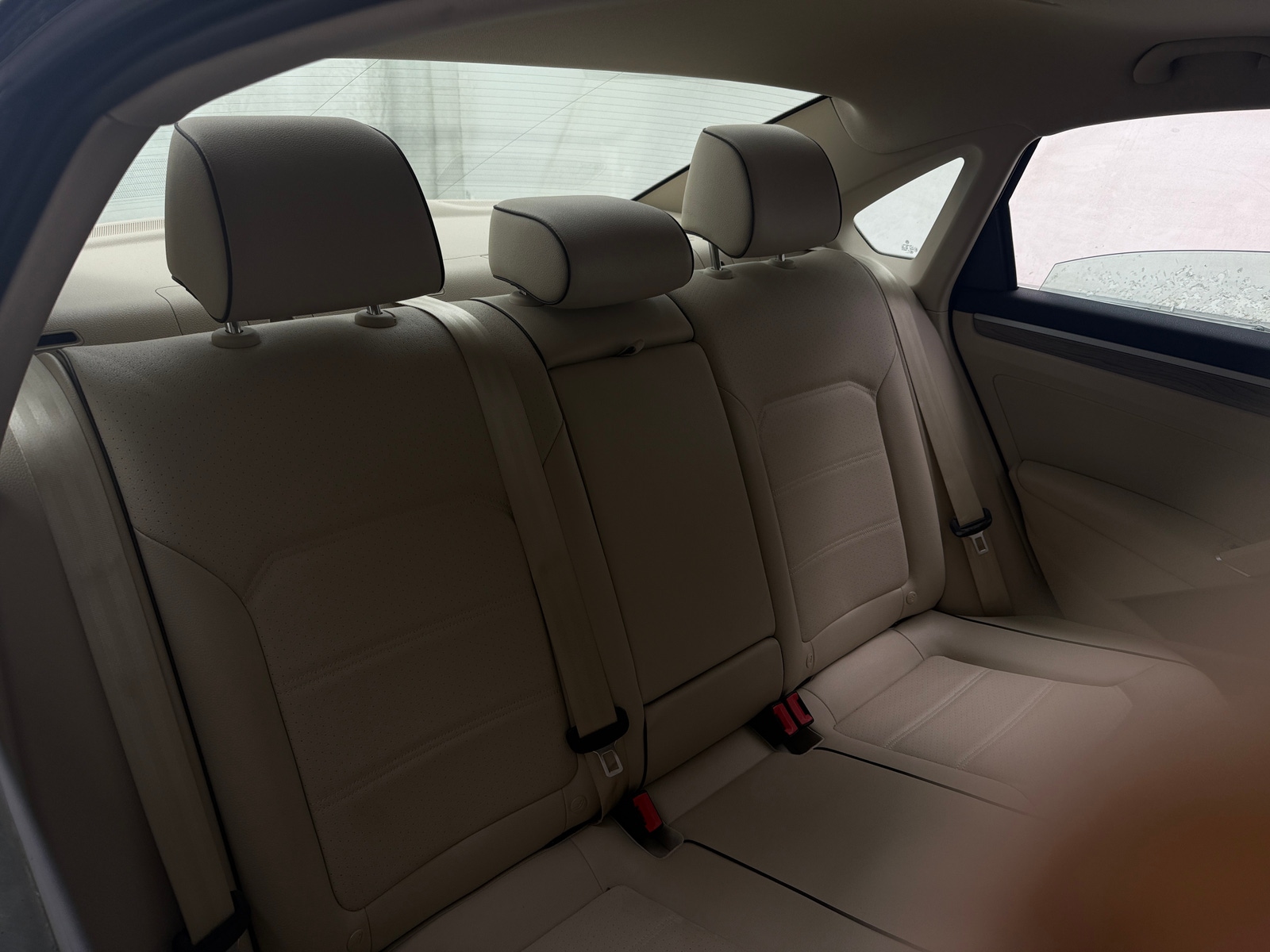 Thumbnail: 2017 Volkswagen Passat - 5