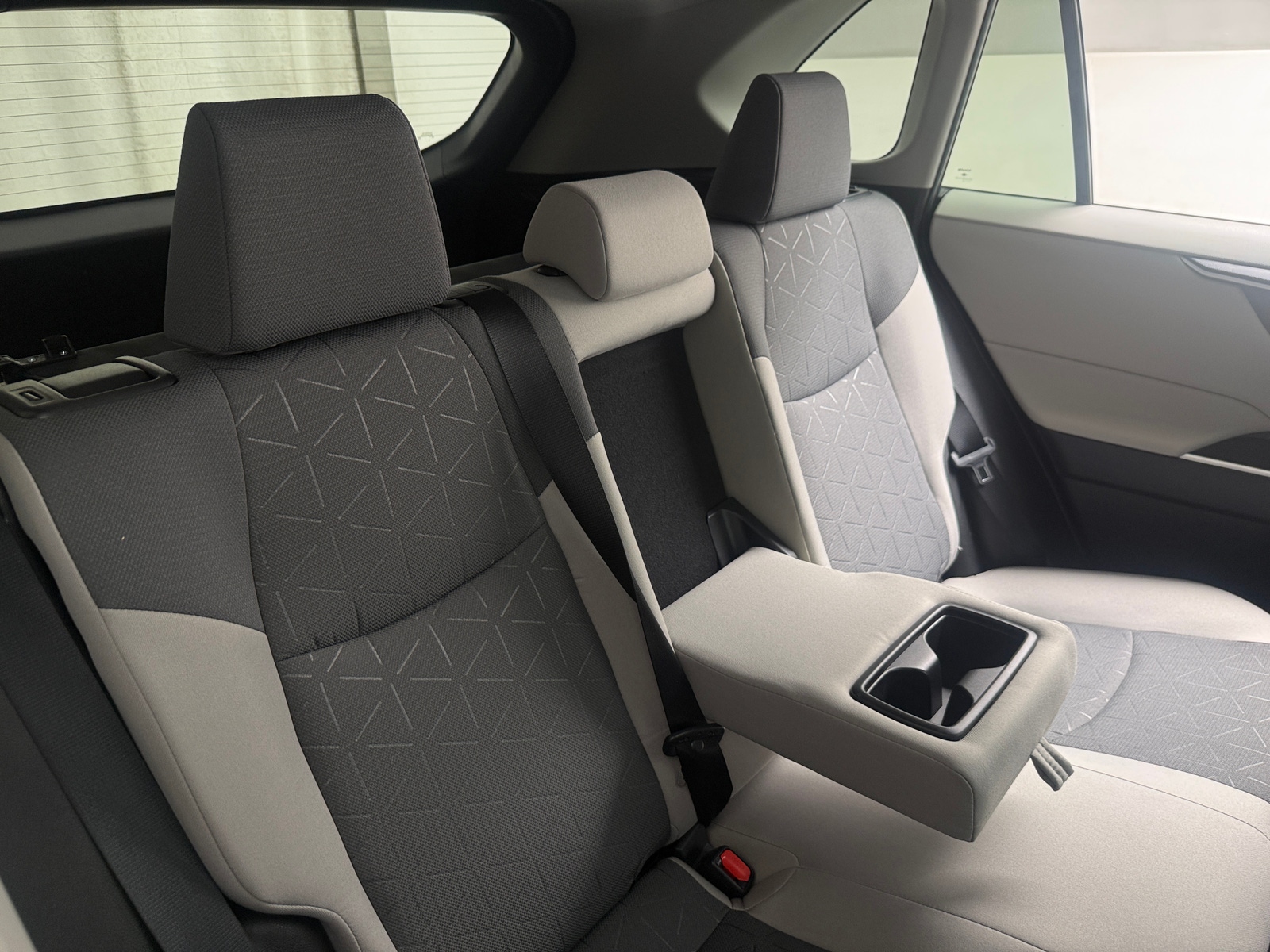 Thumbnail: 2021 Toyota RAV4 - 6