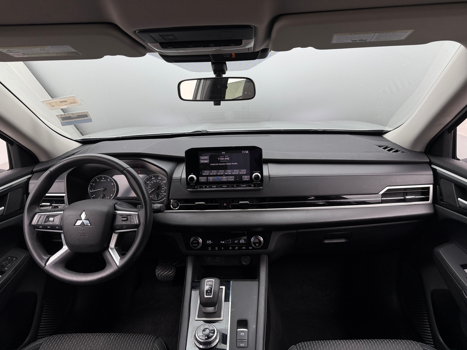 Thumbnail: 2024 Mitsubishi Outlander - 3