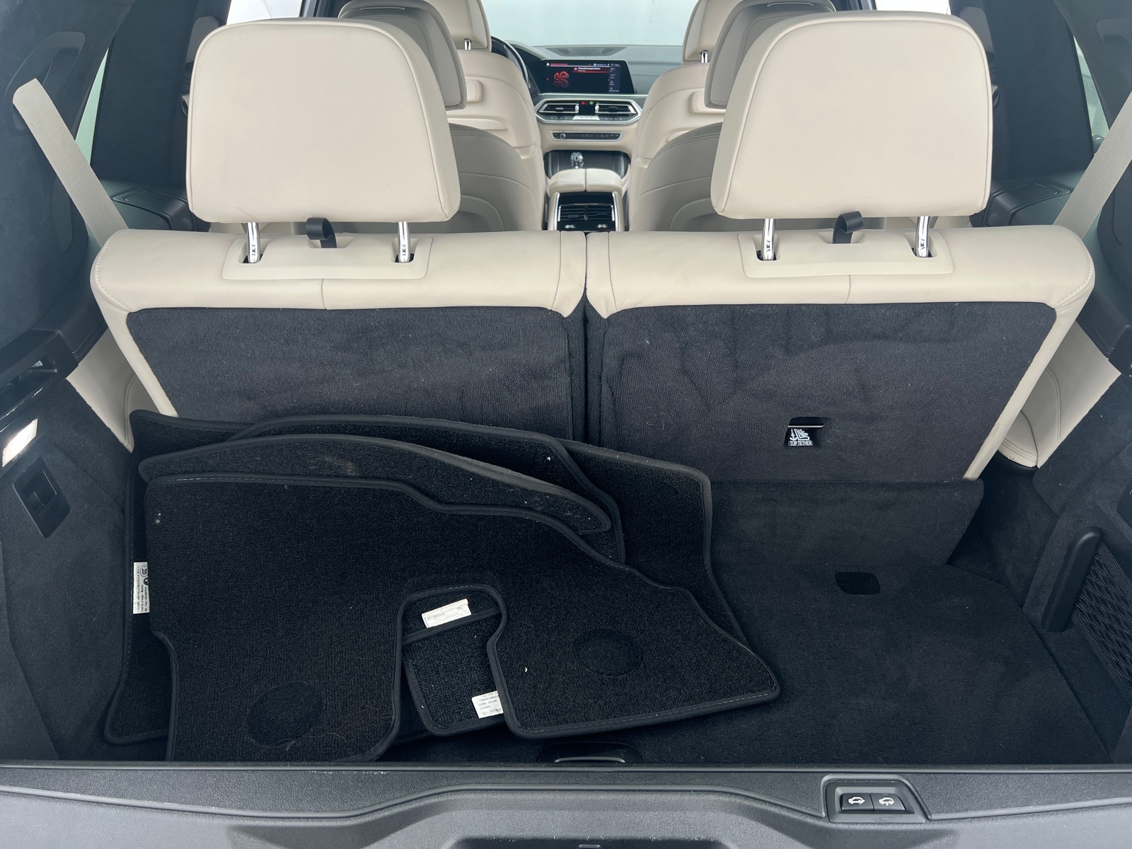 Thumbnail: 2021 BMW X7 - 6
