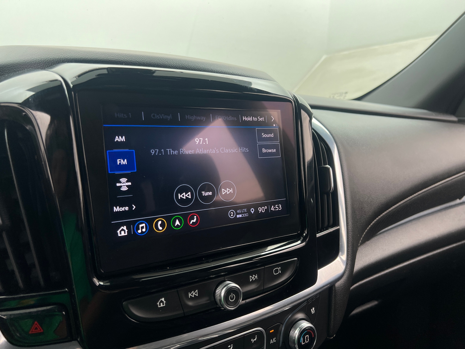 Thumbnail: 2022 Chevrolet Traverse - 3