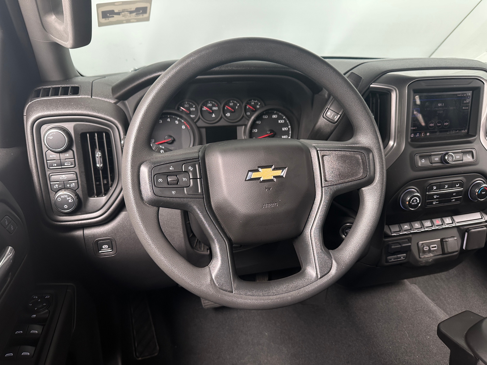 Thumbnail: 2024 Chevrolet Silverado 1500 - 5