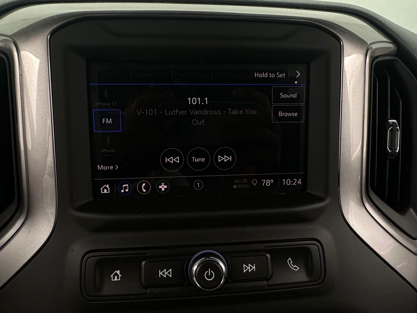 Thumbnail: 2024 Chevrolet Silverado 1500 - 4