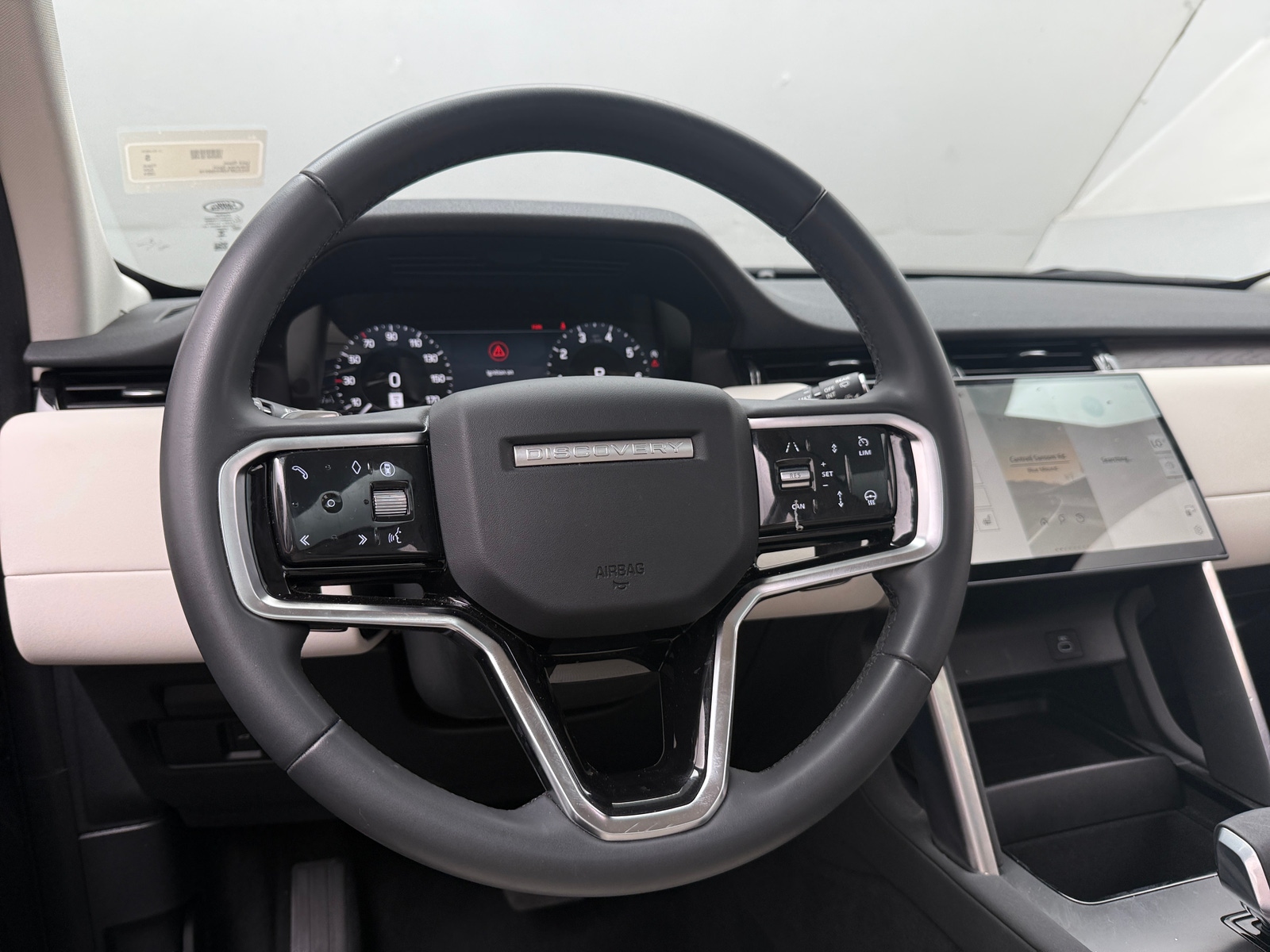 Thumbnail: 2024 Land Rover Discovery Sport - 4