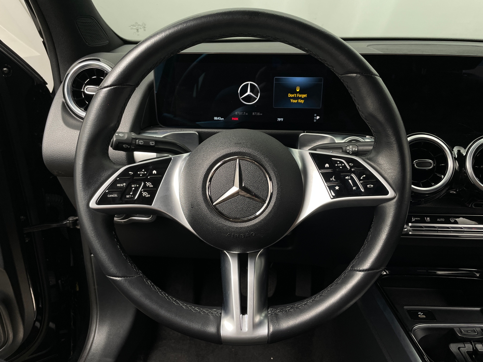 Thumbnail: 2025 Mercedes-Benz GLB - 4