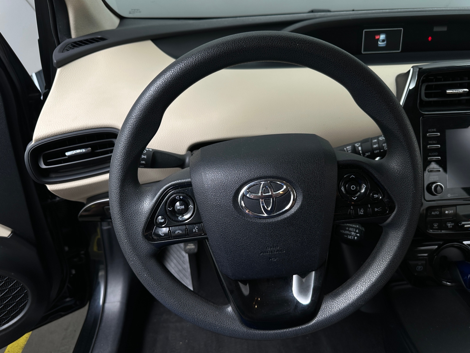 Thumbnail: 2022 Toyota Prius - 5