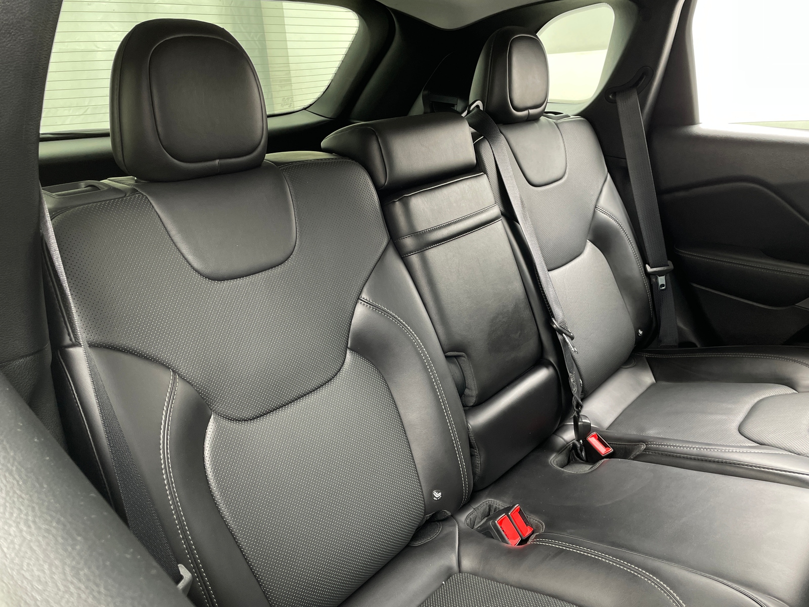 Thumbnail: 2019 Jeep Cherokee - 5