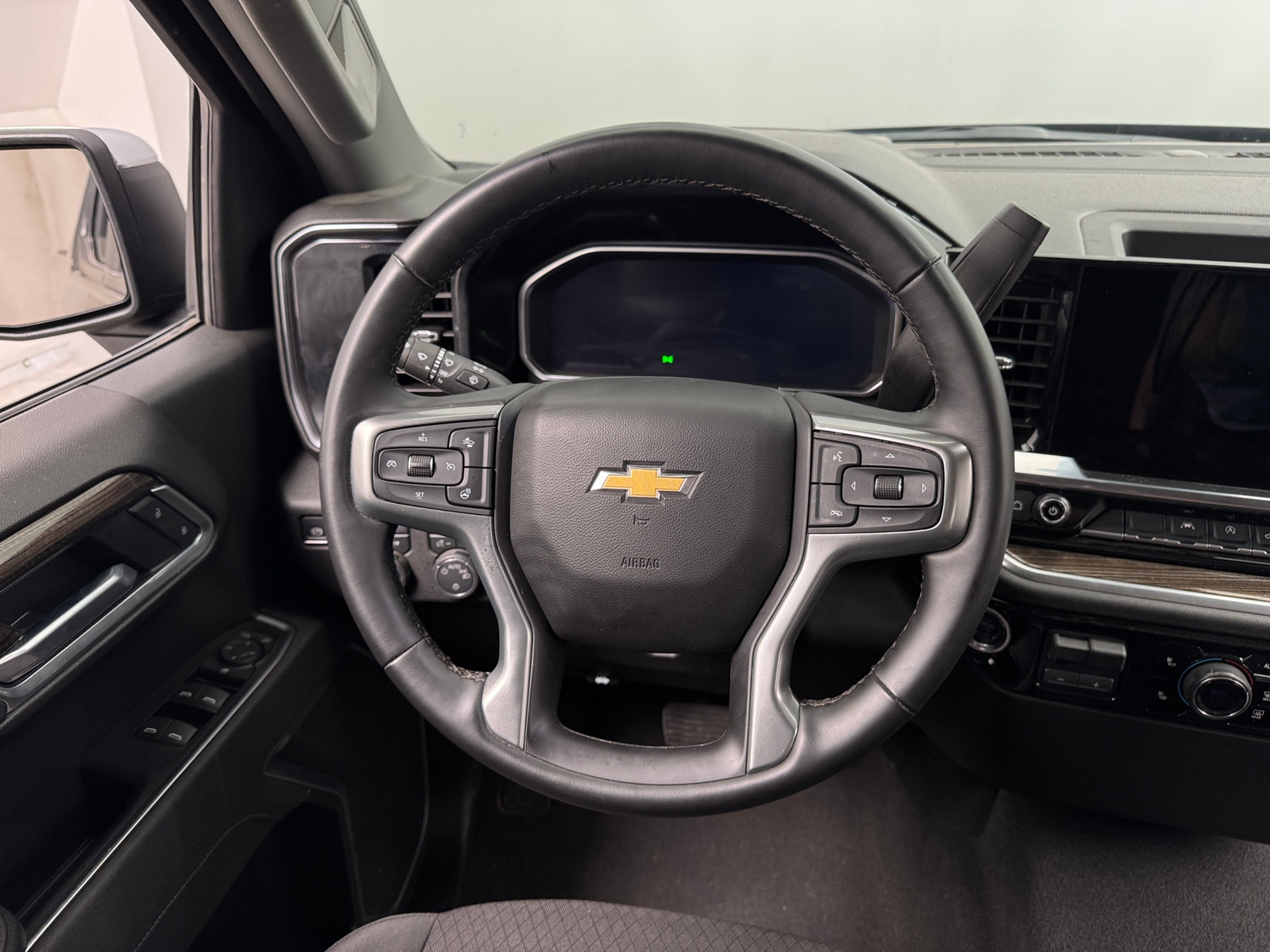 Thumbnail: 2026 Chevrolet Silverado 1500 - 5