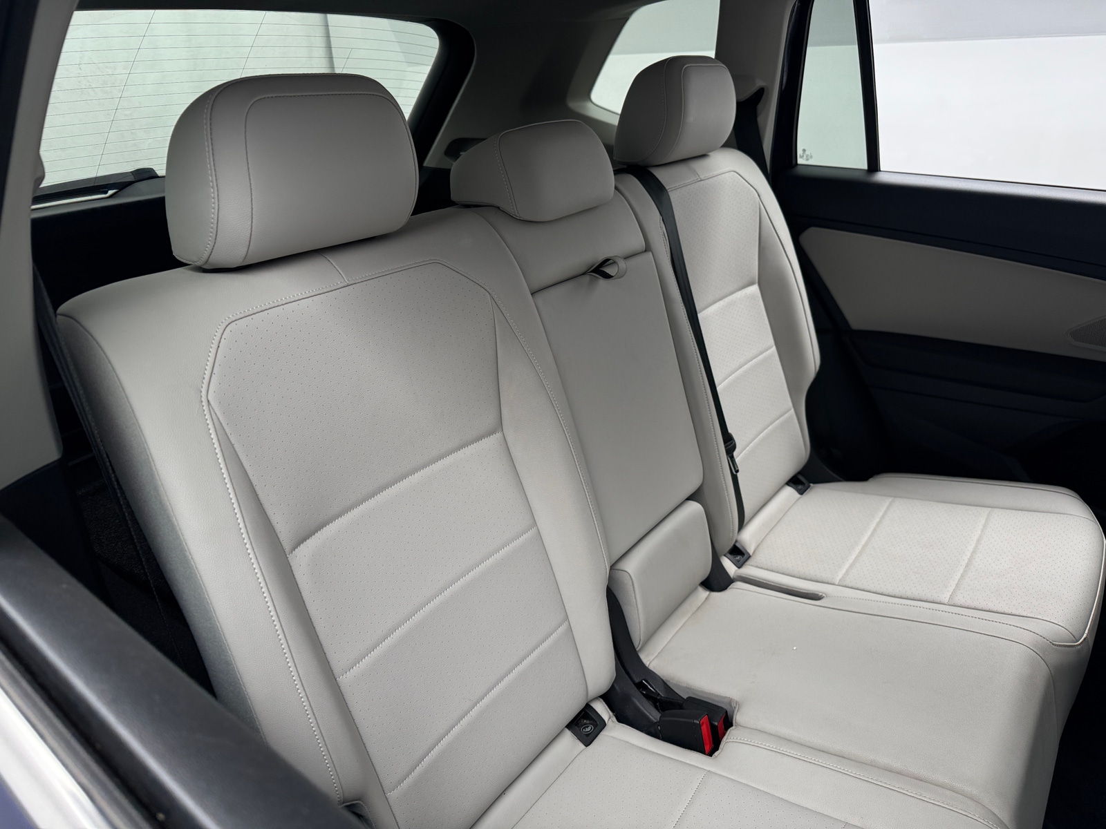 Thumbnail: 2021 Volkswagen Tiguan - 5