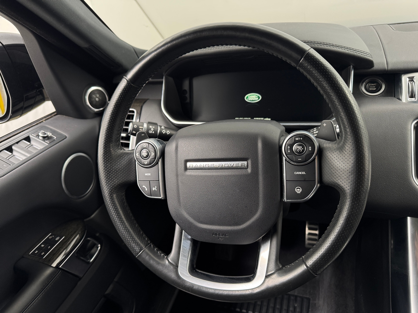 Thumbnail: 2016 Land Rover Range Rover Sport - 4
