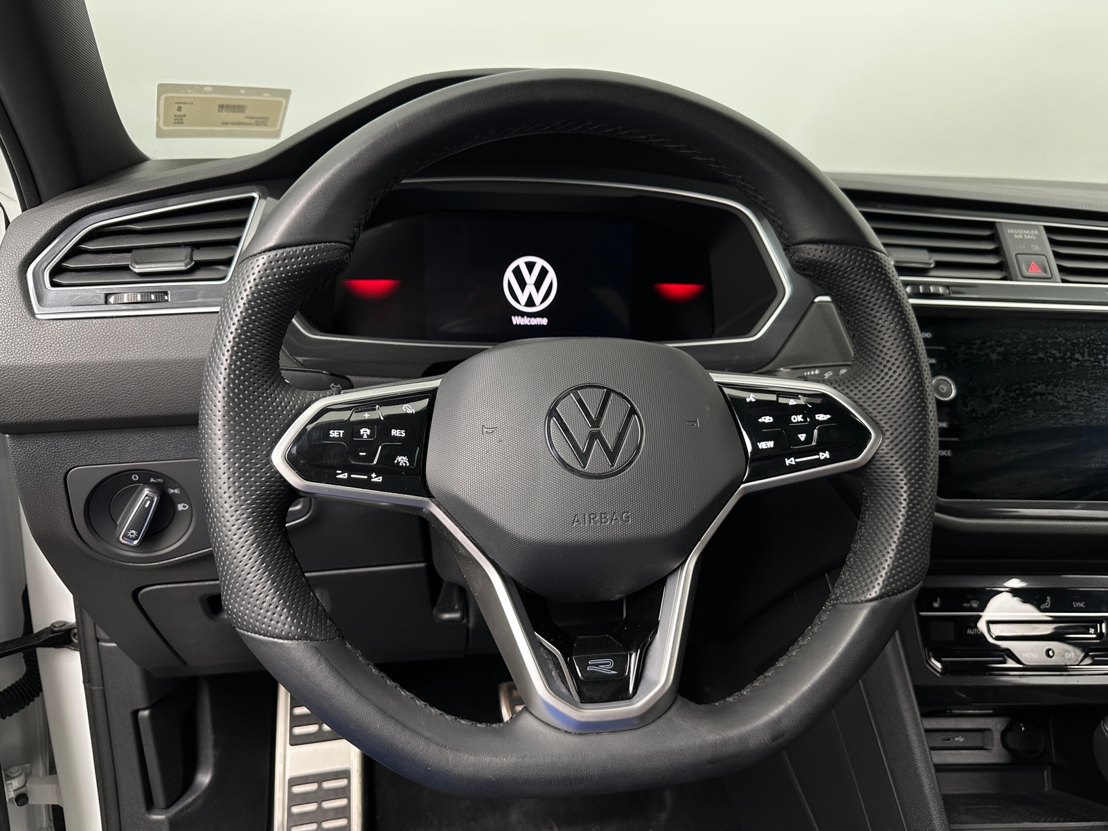 Thumbnail: 2024 Volkswagen Tiguan - 4