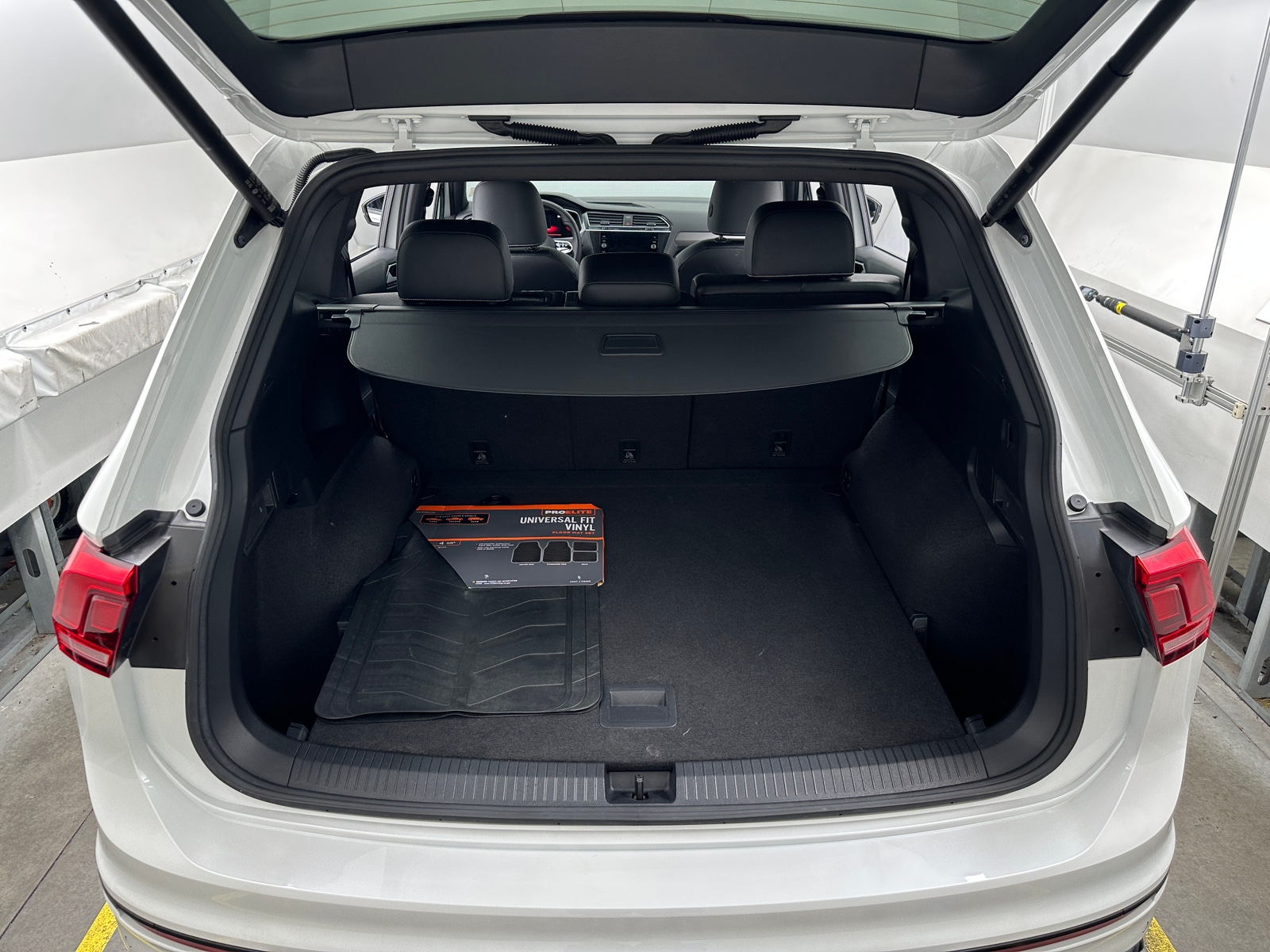 Thumbnail: 2024 Volkswagen Tiguan - 6