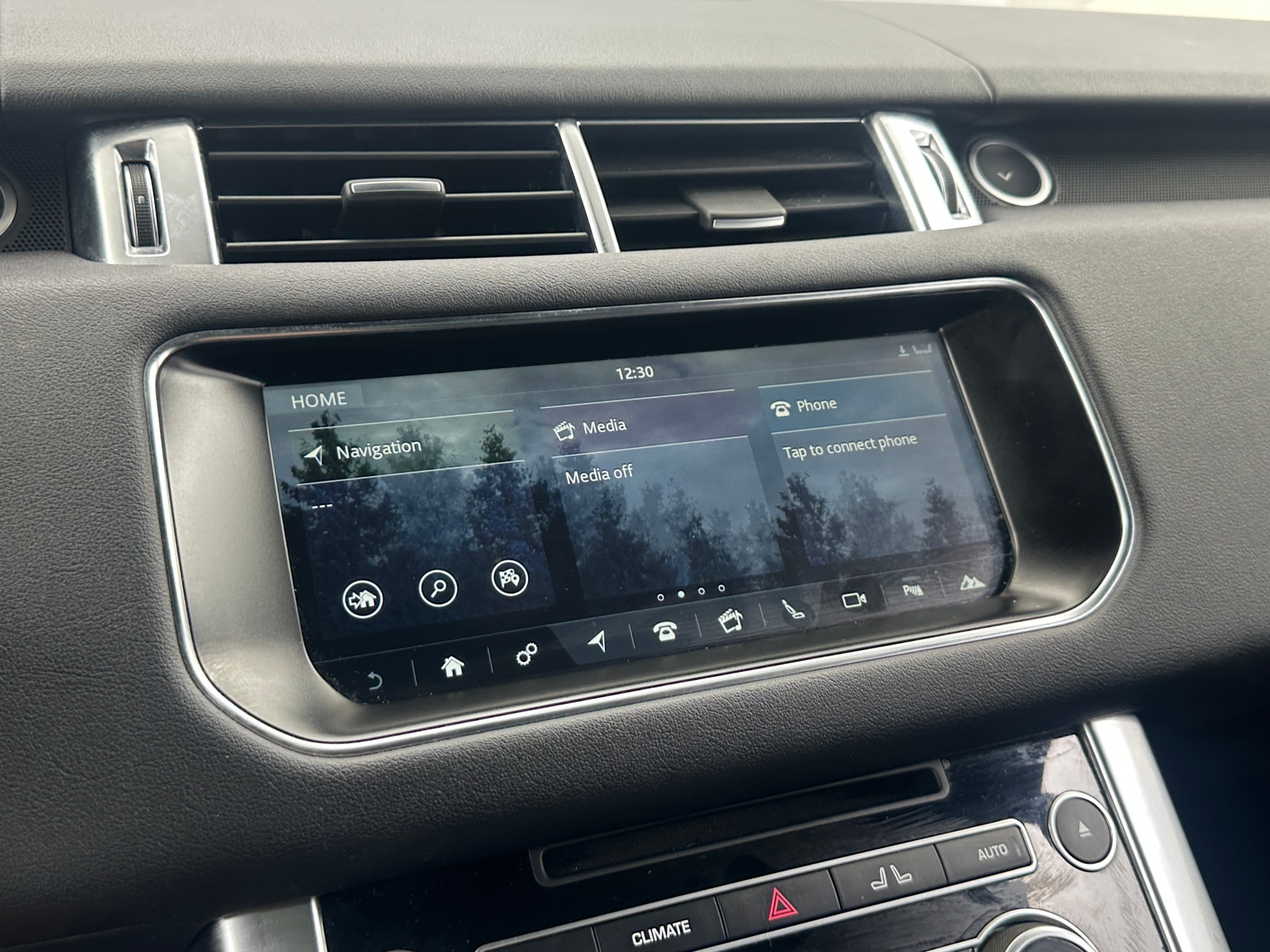 Thumbnail: 2017 Land Rover Range Rover Sport - 3