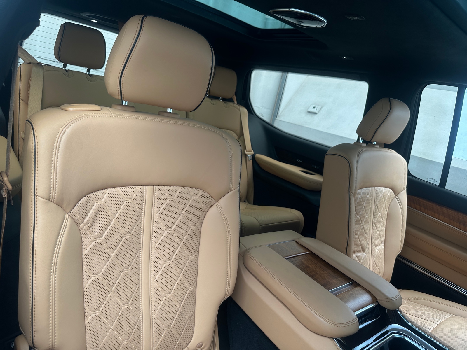 Thumbnail: 2022 Jeep Grand Wagoneer - 5